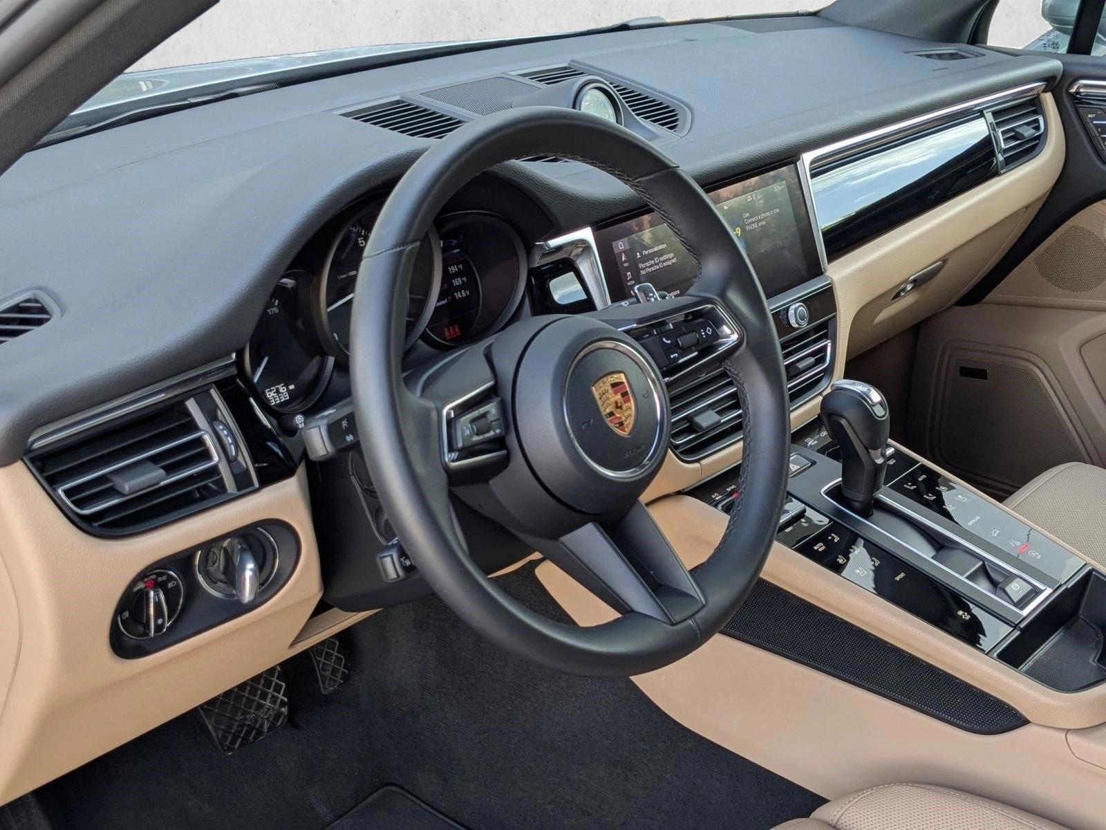 Thumbnail: 2026 Porsche Macan - 3