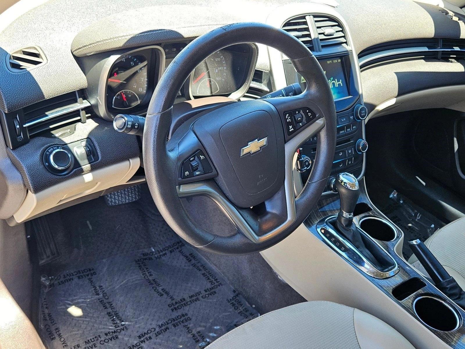 Thumbnail: 2015 Chevrolet Malibu - 3