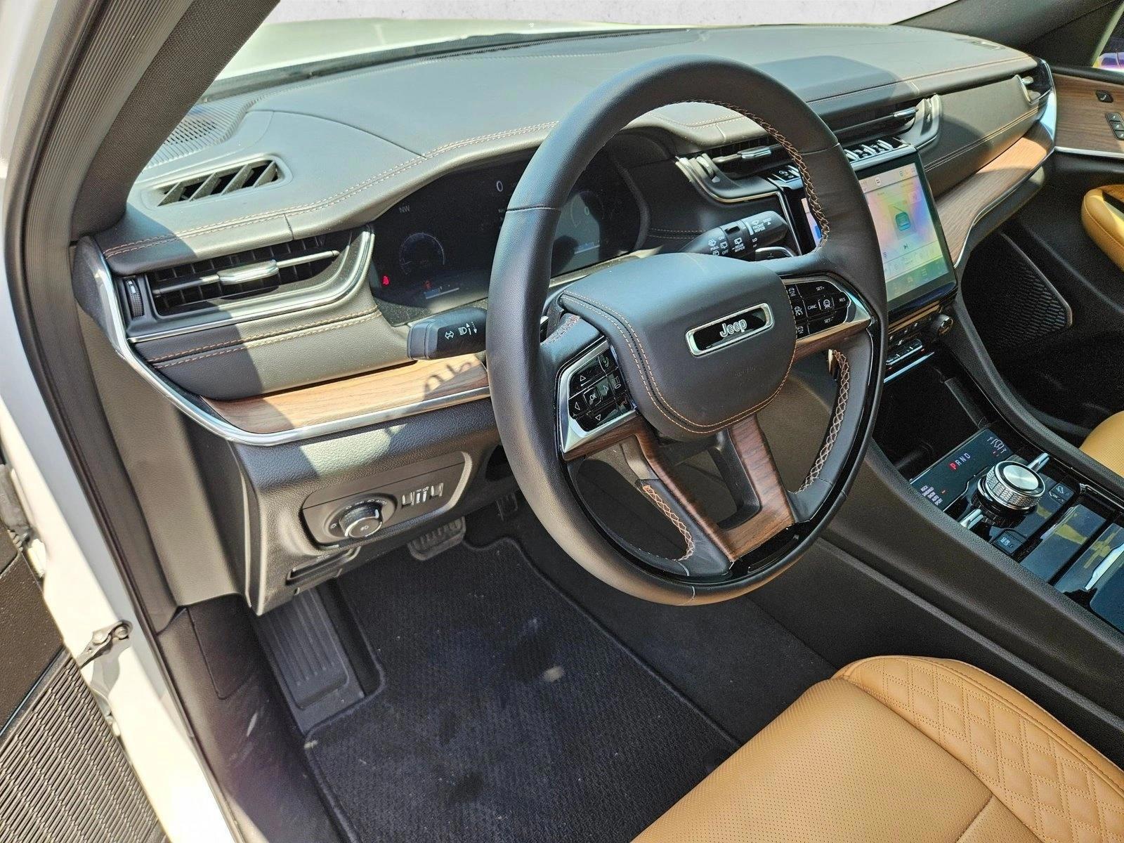 Thumbnail: 2025 Jeep Grand Cherokee - 3