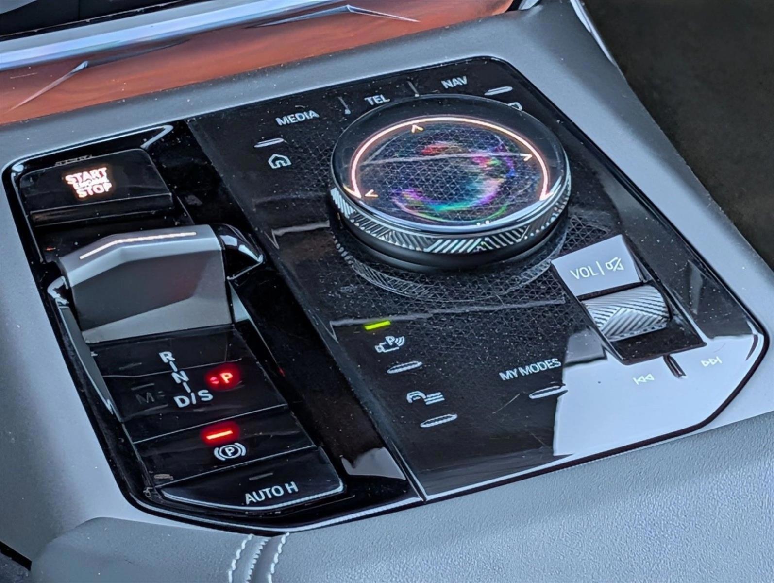 2026 BMW X3 30 - Photo 12