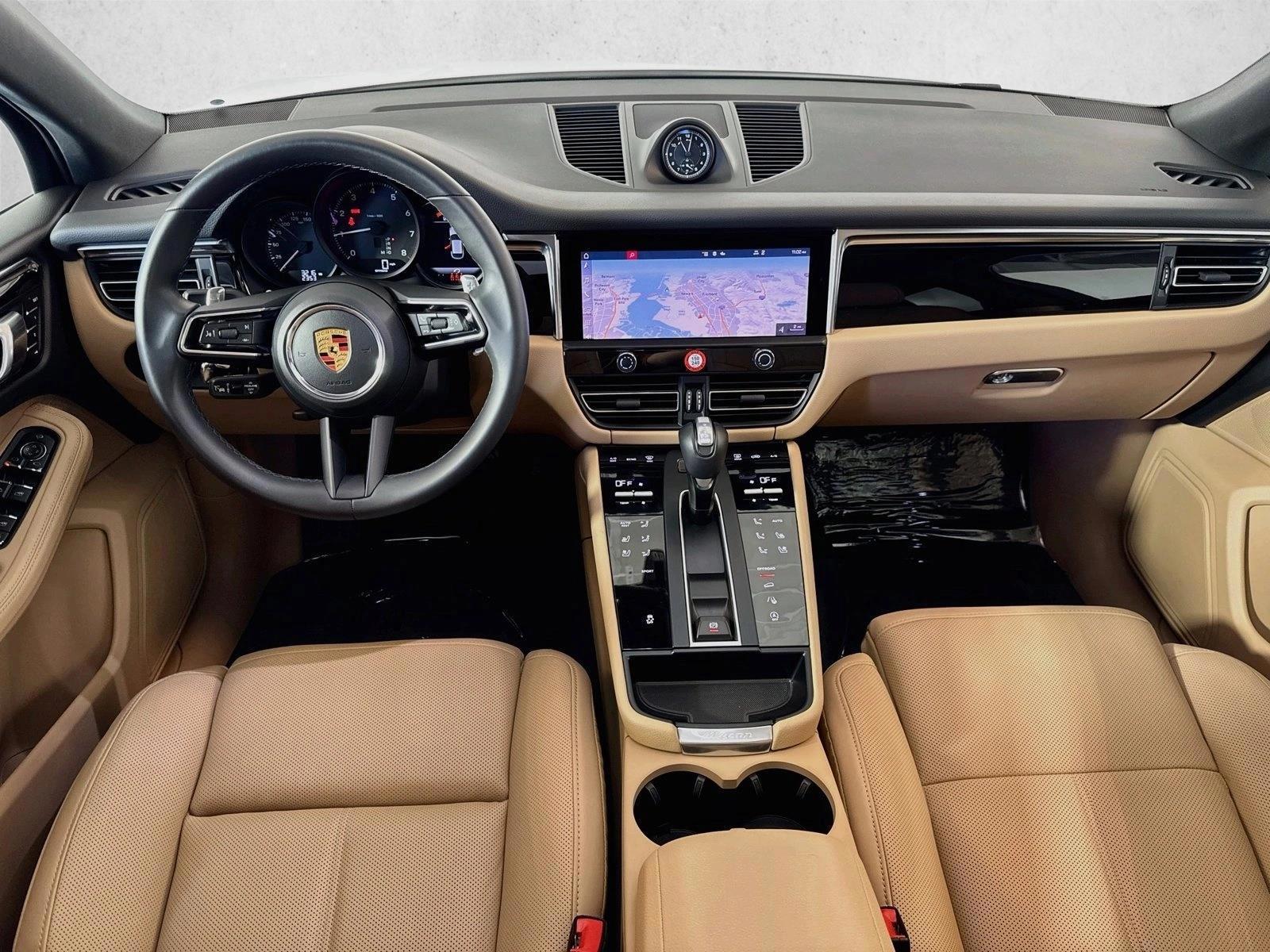Thumbnail: 2026 Porsche Macan - 4