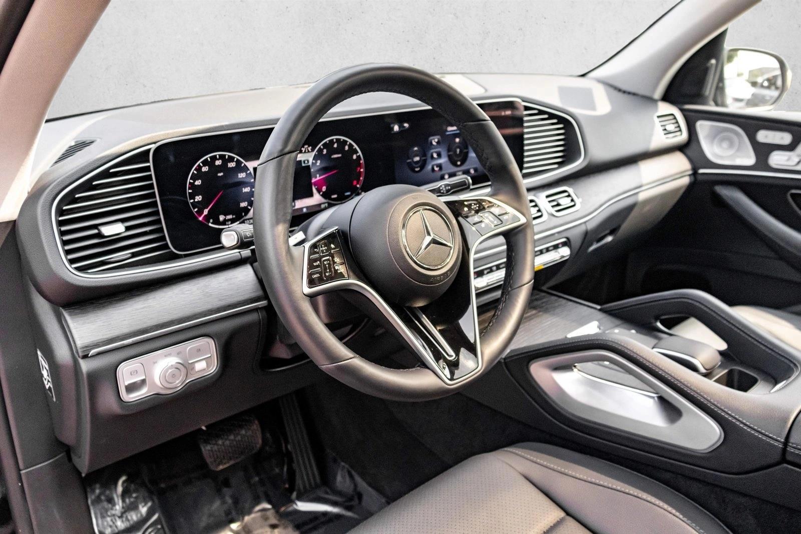 Thumbnail: 2026 Mercedes-Benz GLE - 3