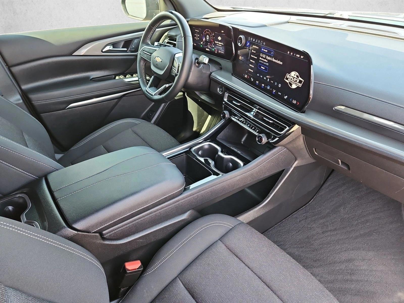 2025 Chevrolet Traverse LT - Photo 28
