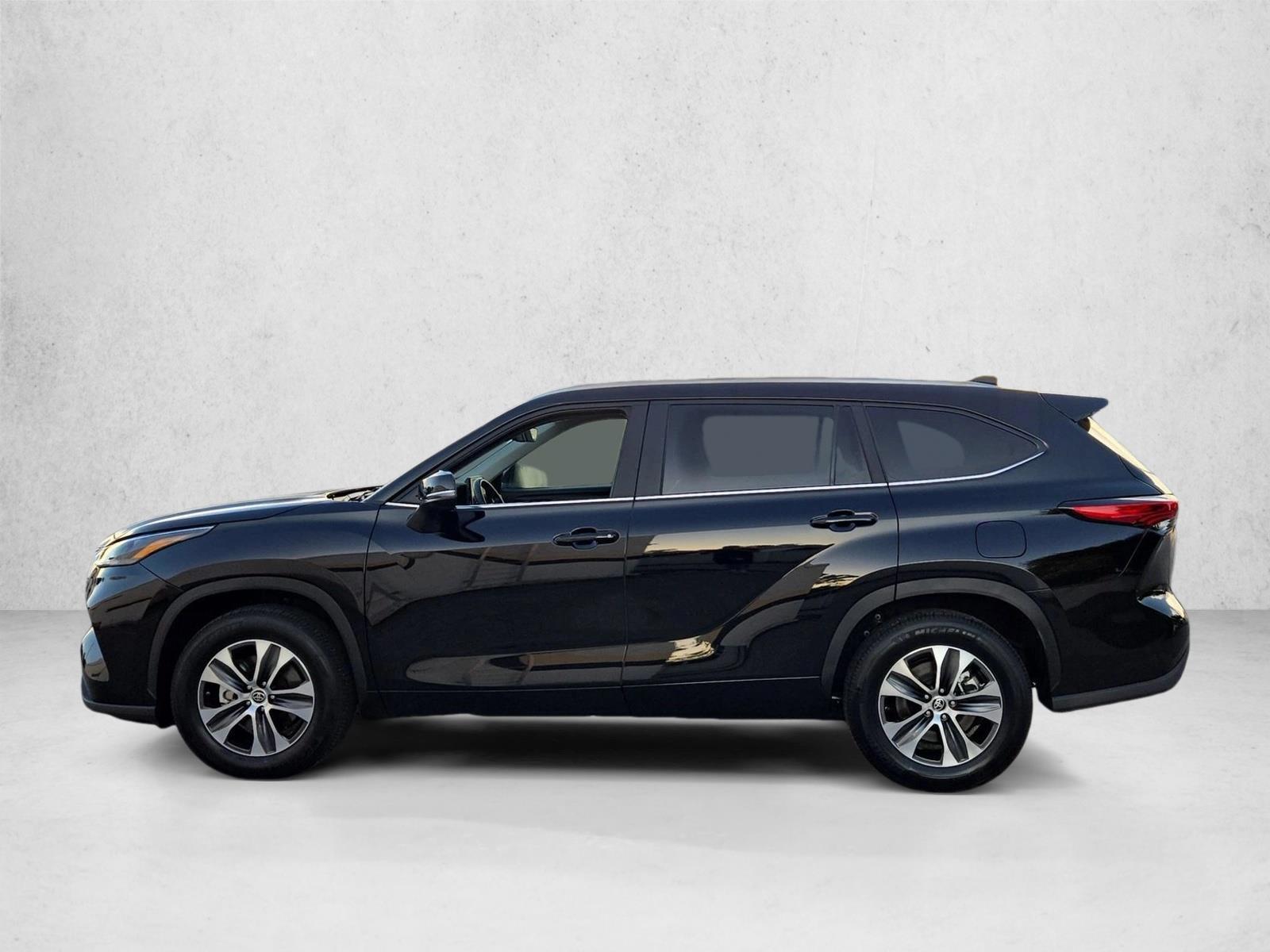 Thumbnail: 2023 Toyota Highlander - 2