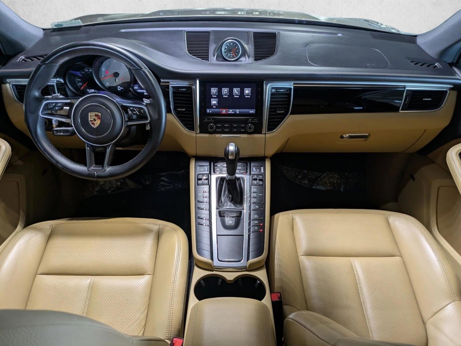 Thumbnail: 2017 Porsche Macan - 3