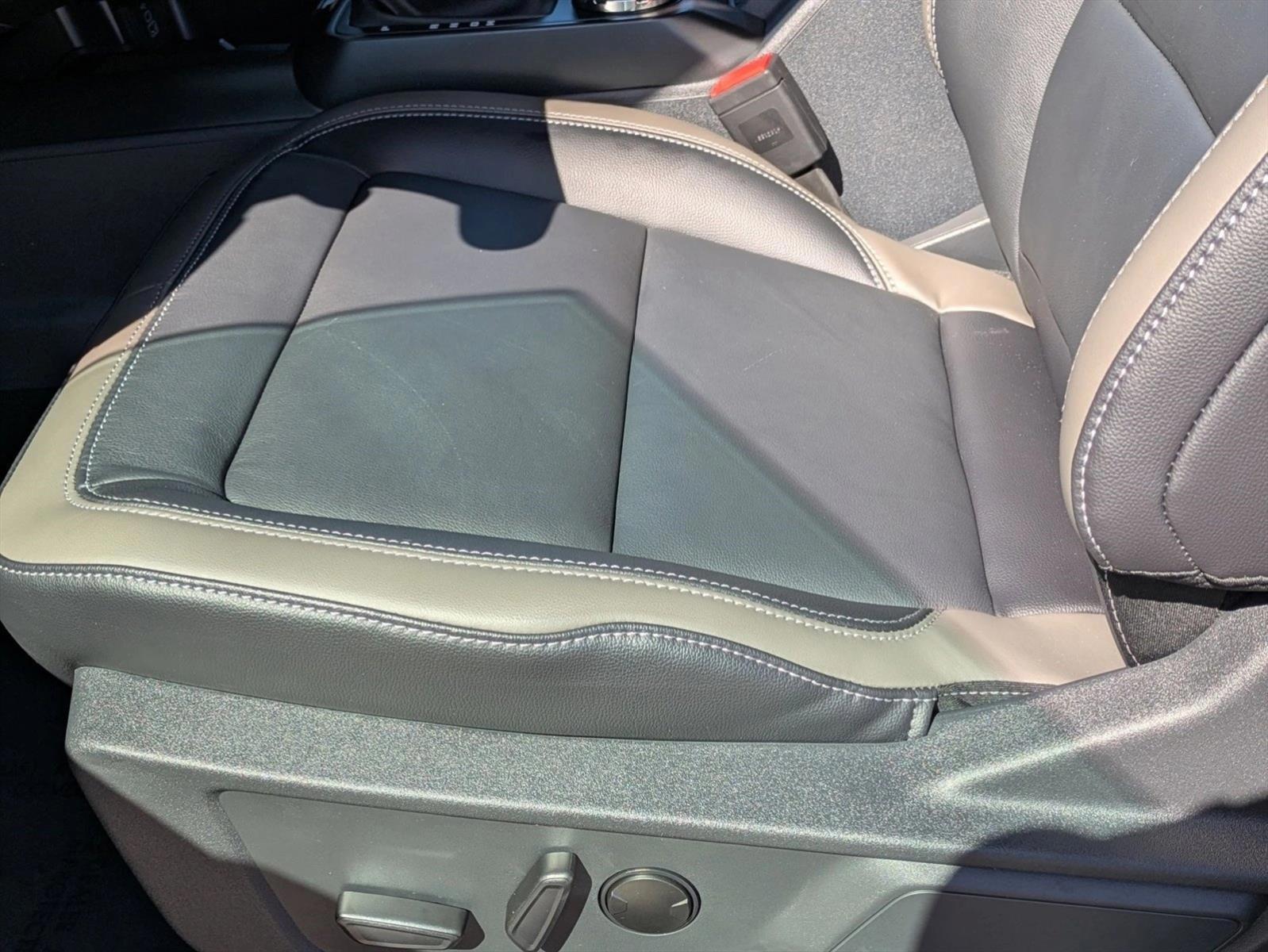 Thumbnail: 2026 Ford Bronco - 3