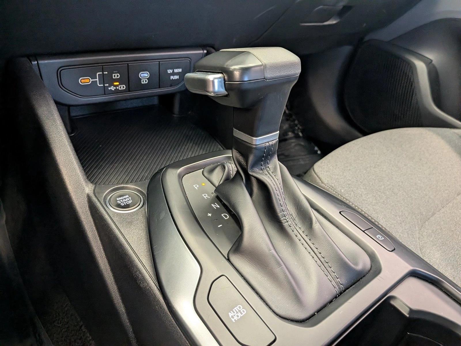 2025 Kia K4 LXS - Photo 17