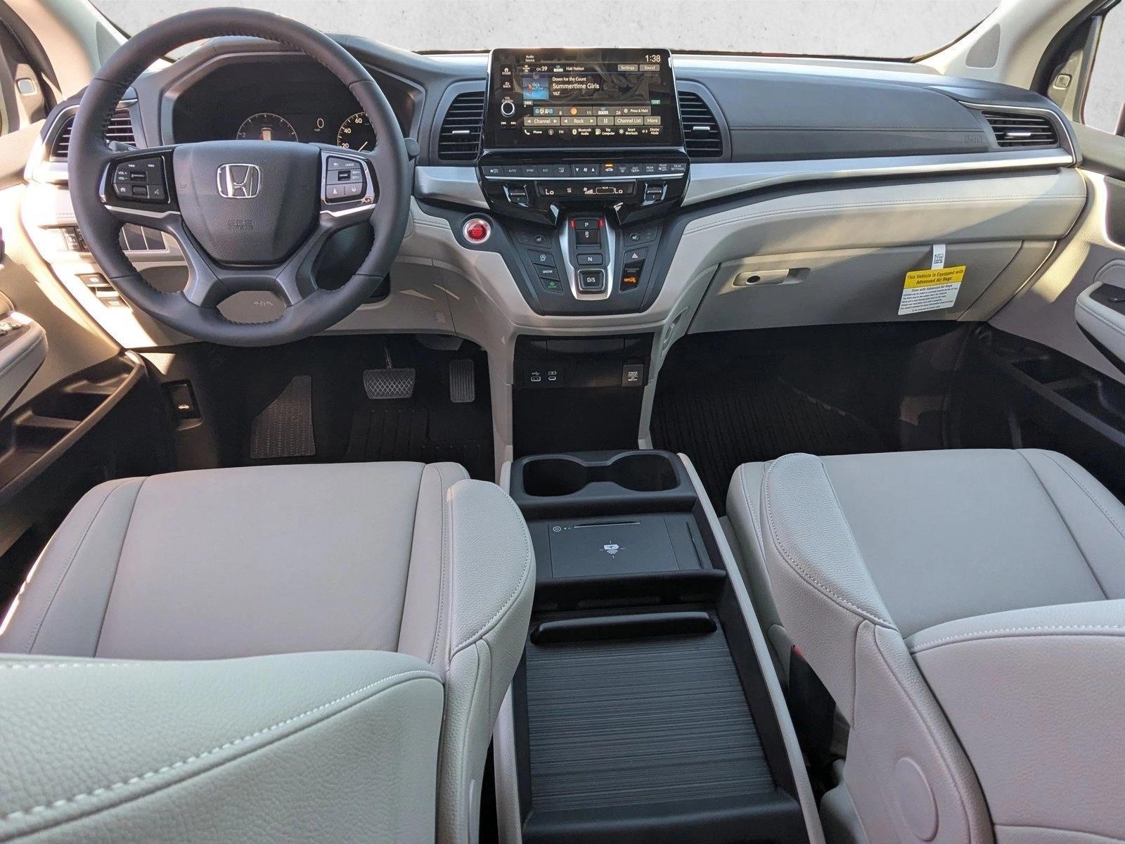 Thumbnail: 2026 Honda Odyssey - 3