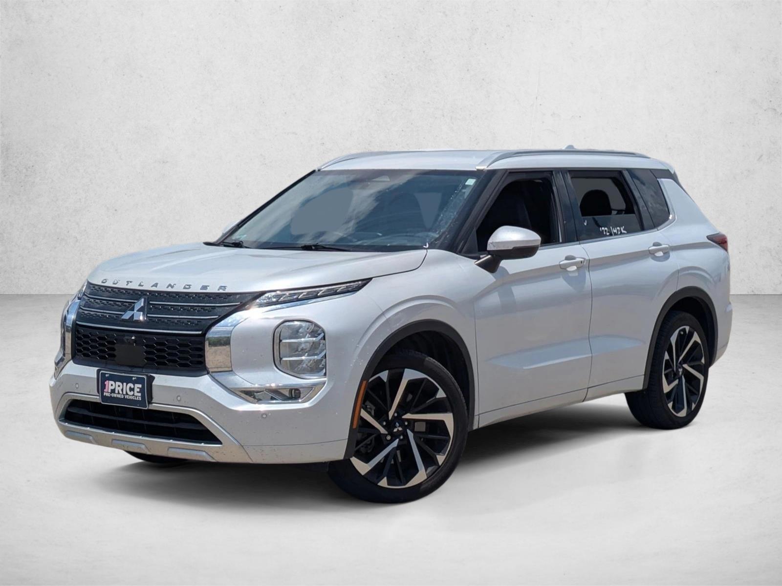 Thumbnail: 2022 Mitsubishi Outlander - 1