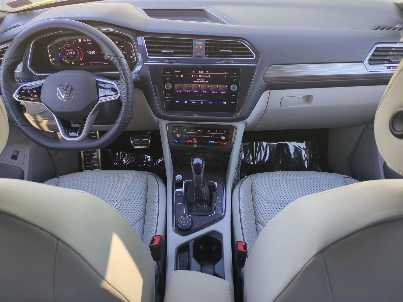 Thumbnail: 2022 Volkswagen Tiguan - 4