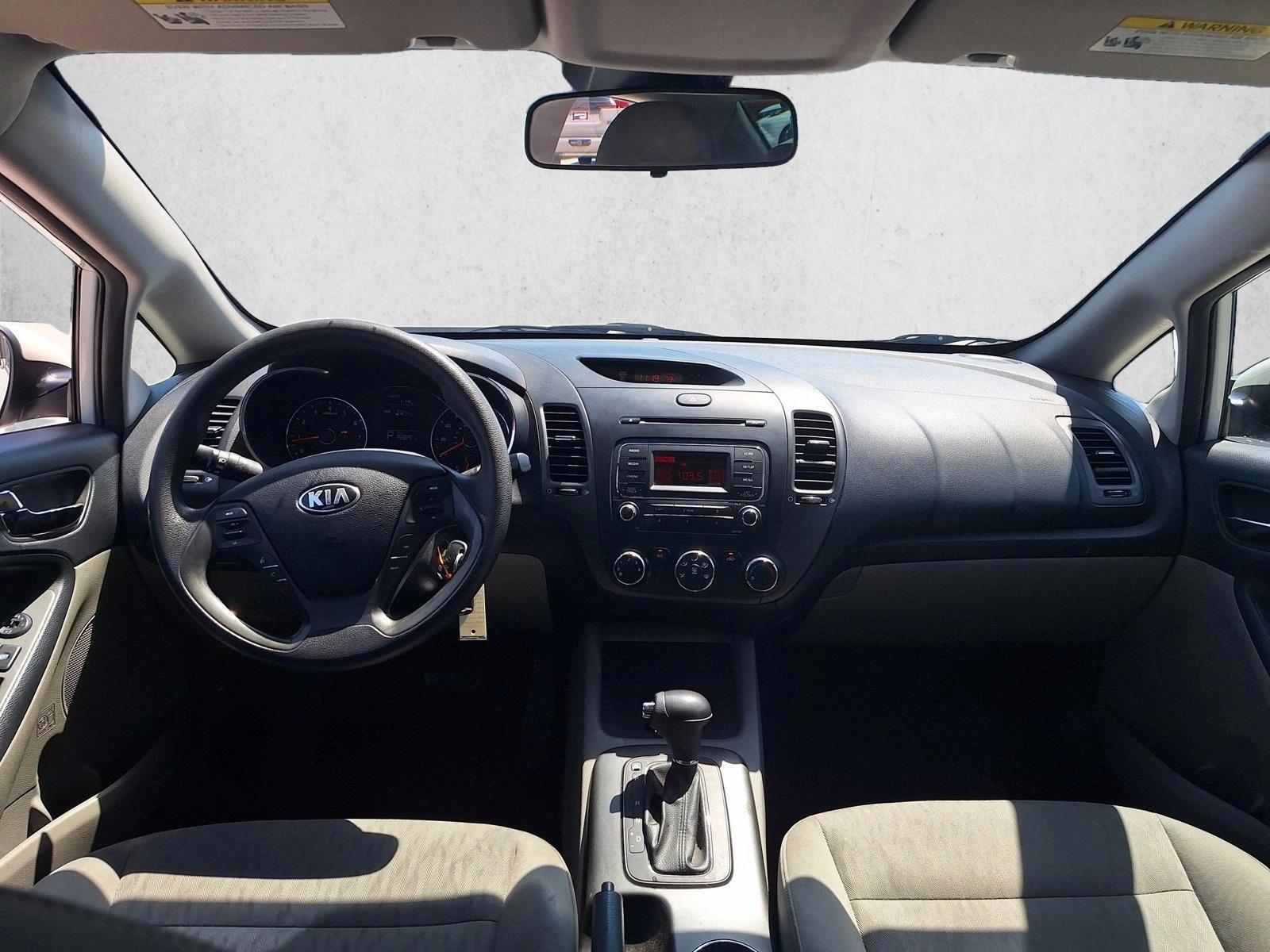 Thumbnail: 2015 Kia Forte - 4