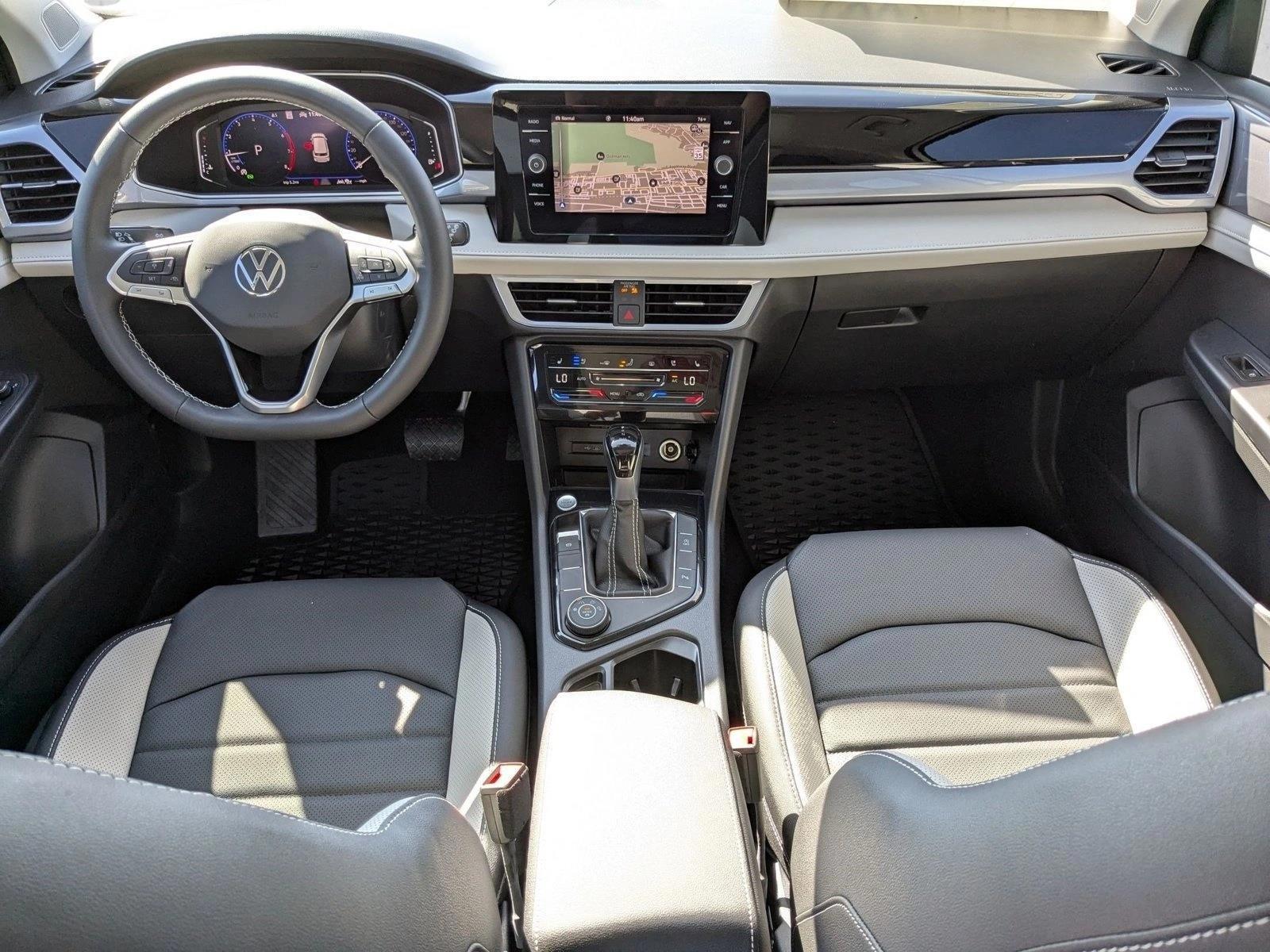 Thumbnail: 2025 Volkswagen Taos - 4