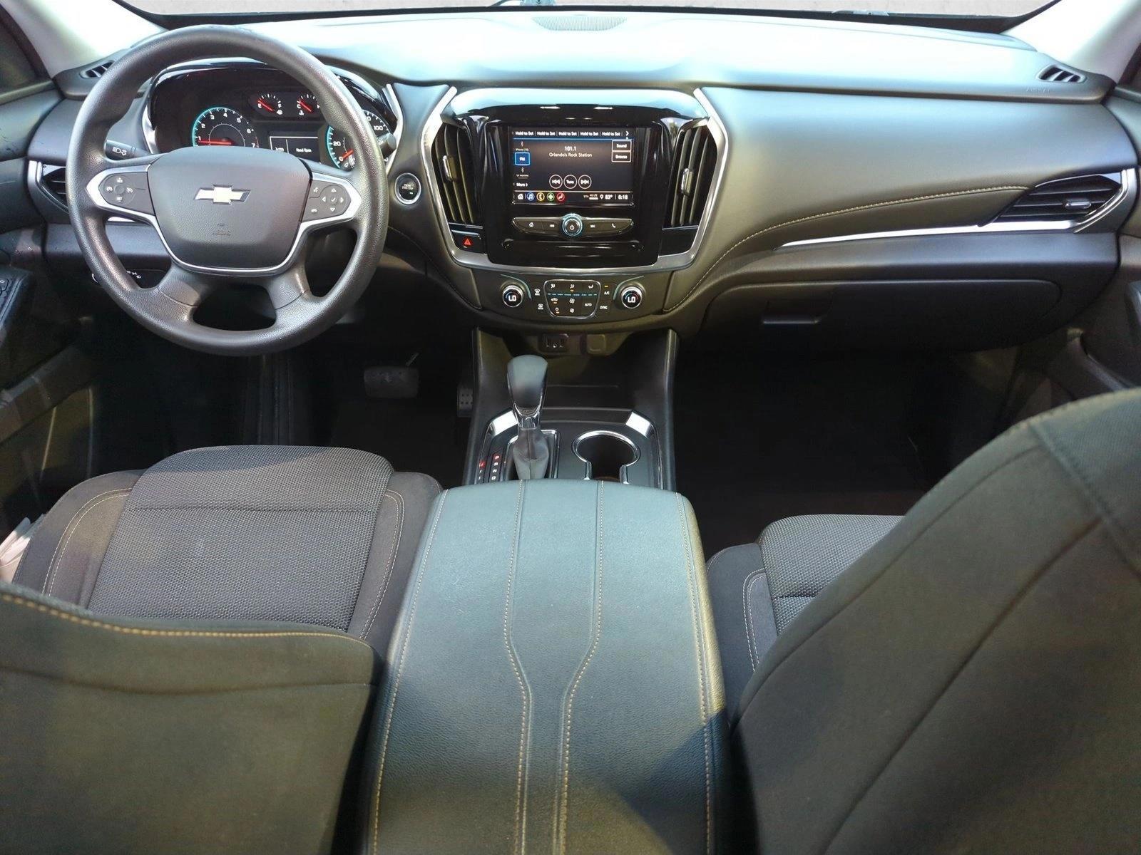 Thumbnail: 2021 Chevrolet Traverse - 4