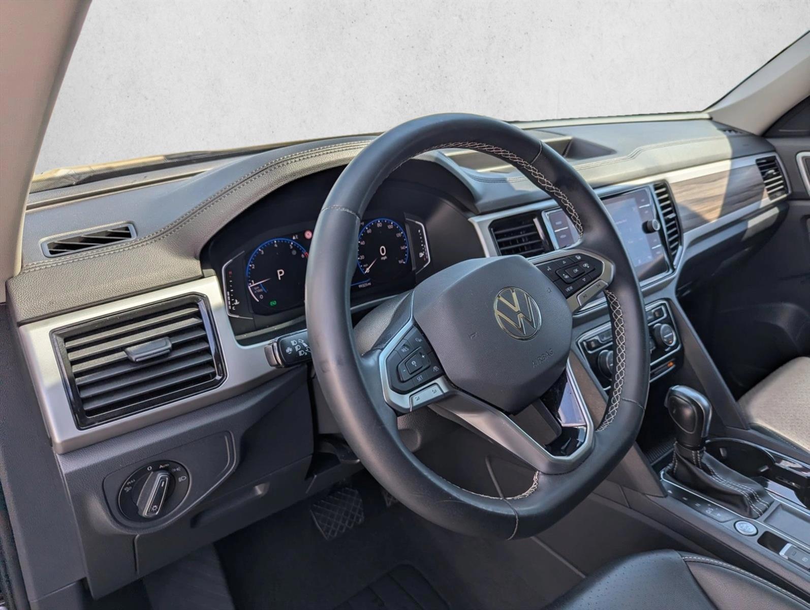 Thumbnail: 2021 Volkswagen Atlas - 3