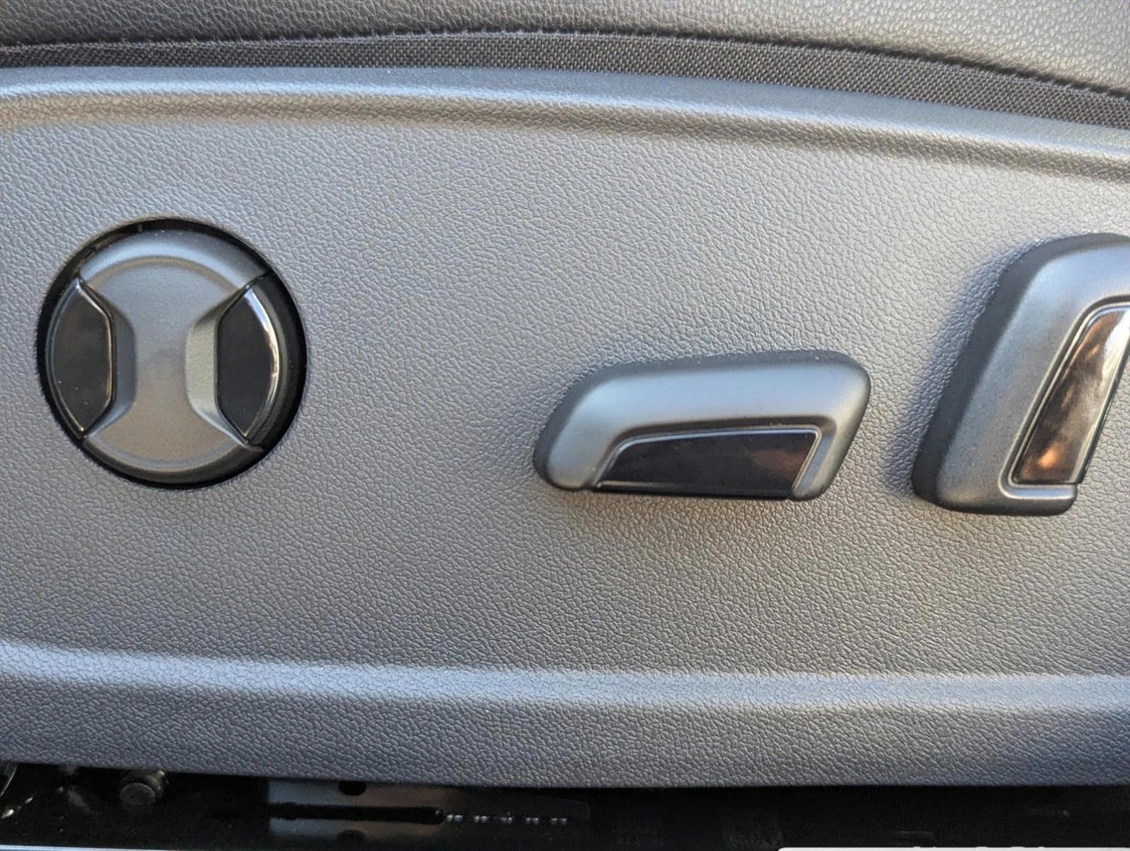 Thumbnail: 2026 Volkswagen Jetta - 3