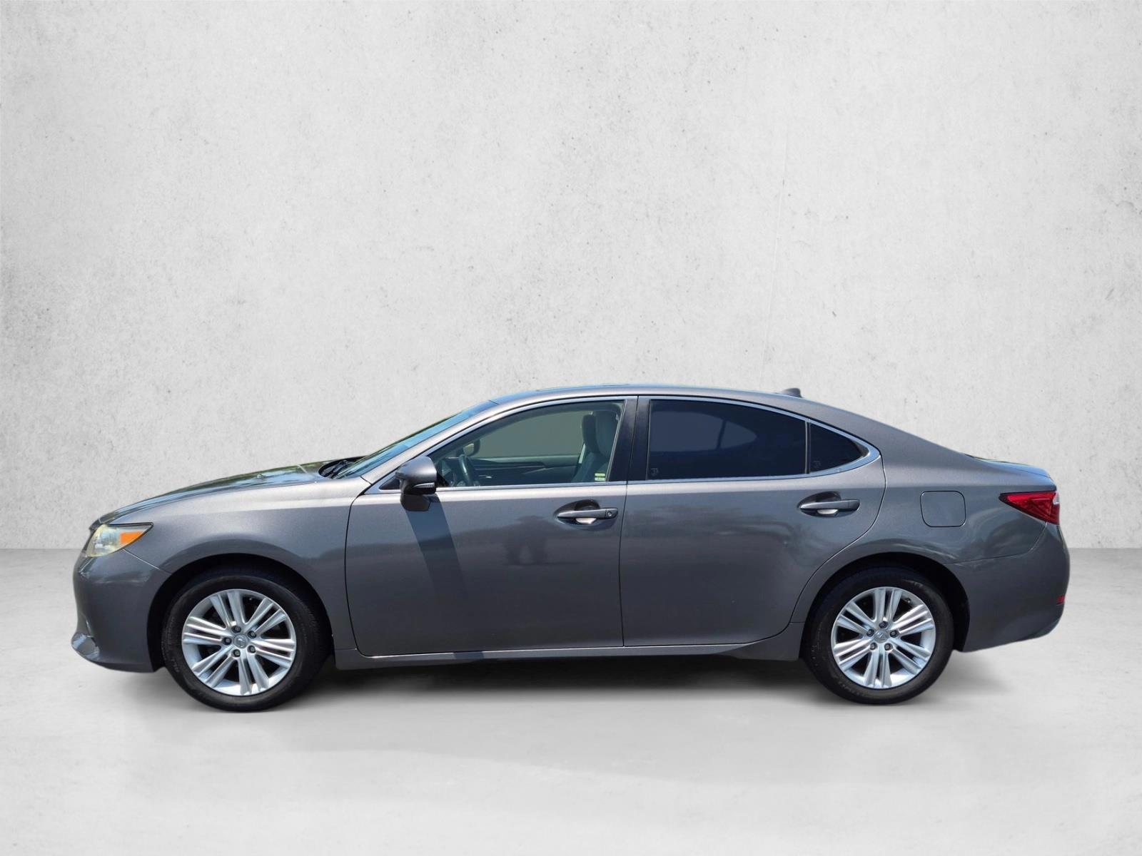 Thumbnail: 2015 Lexus ES - 2