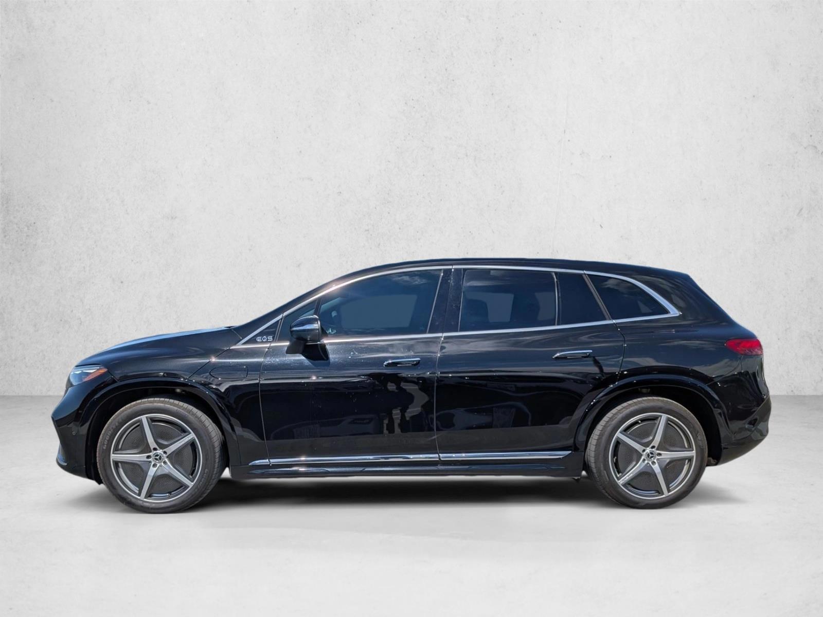 Thumbnail: 2023 Mercedes-Benz EQS - 2