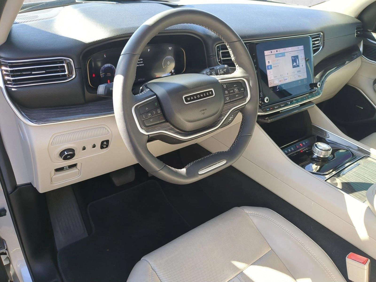 Thumbnail: 2022 Jeep Wagoneer - 3