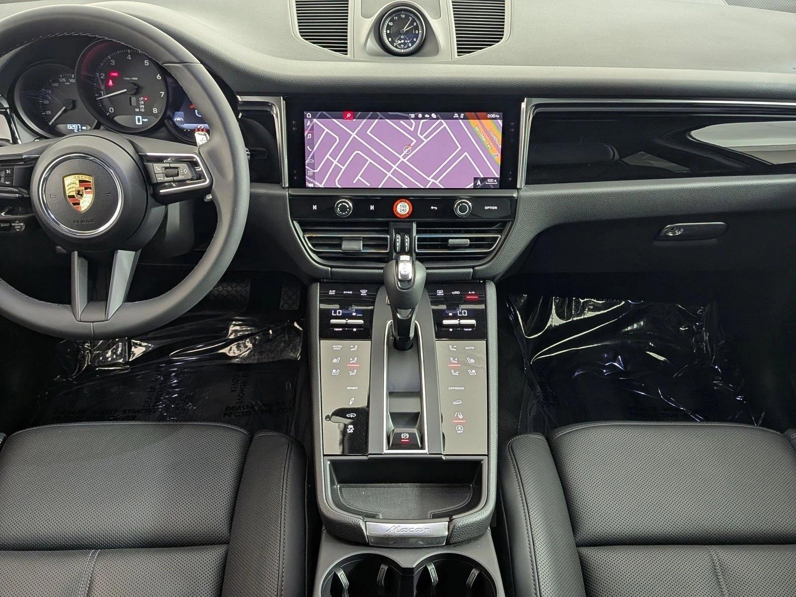 Thumbnail: 2025 Porsche Macan - 4