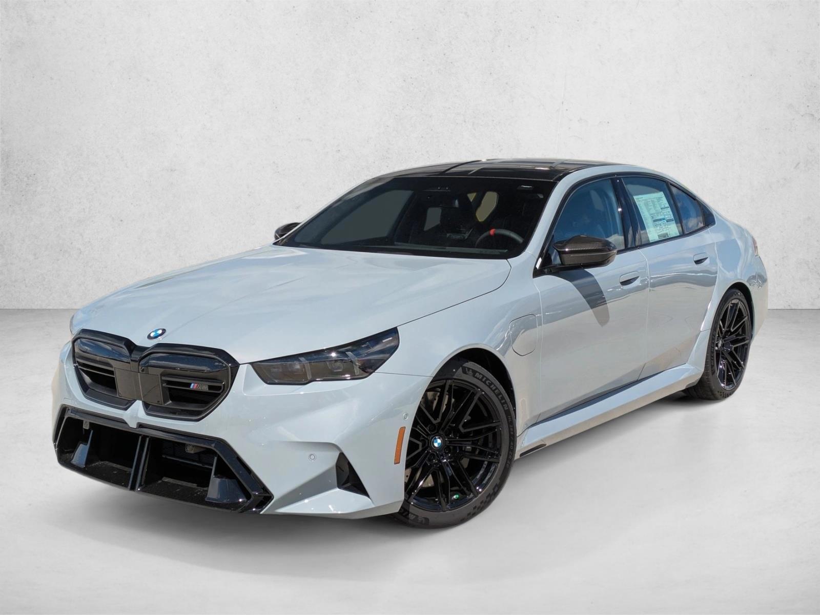 Thumbnail: 2027 BMW M5 - 1
