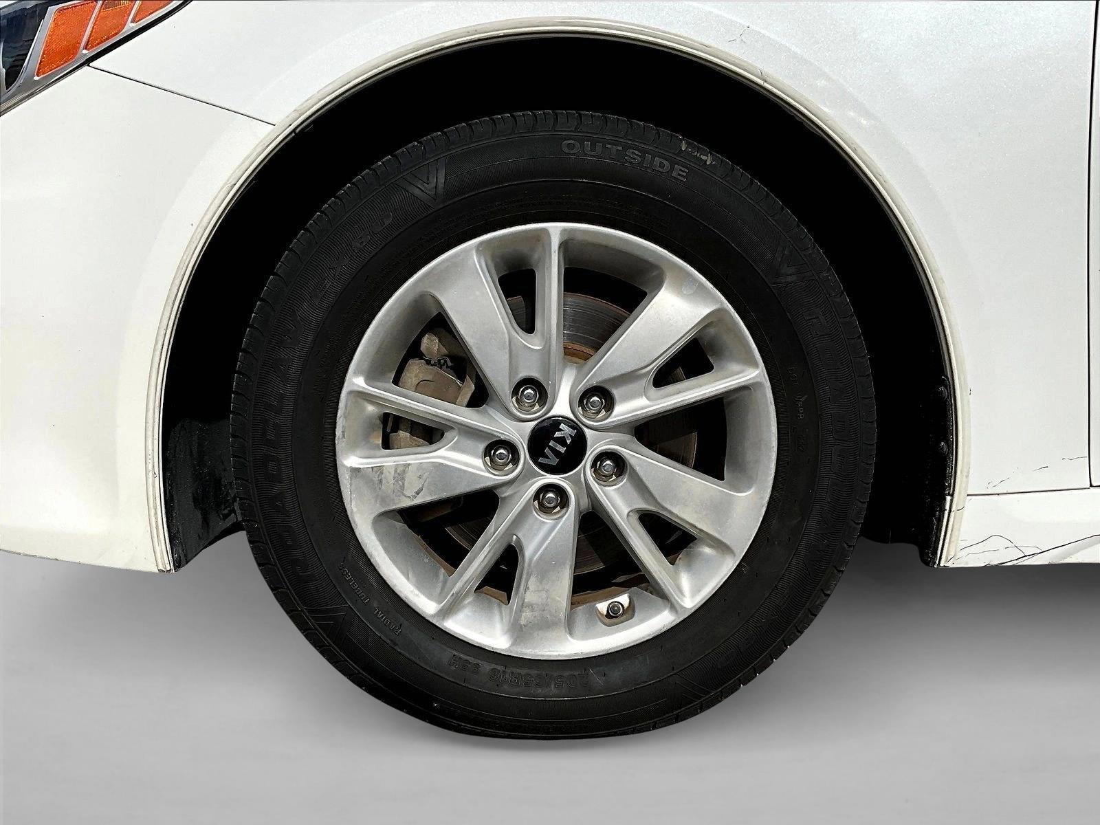2016 Kia Optima LX - Photo 10