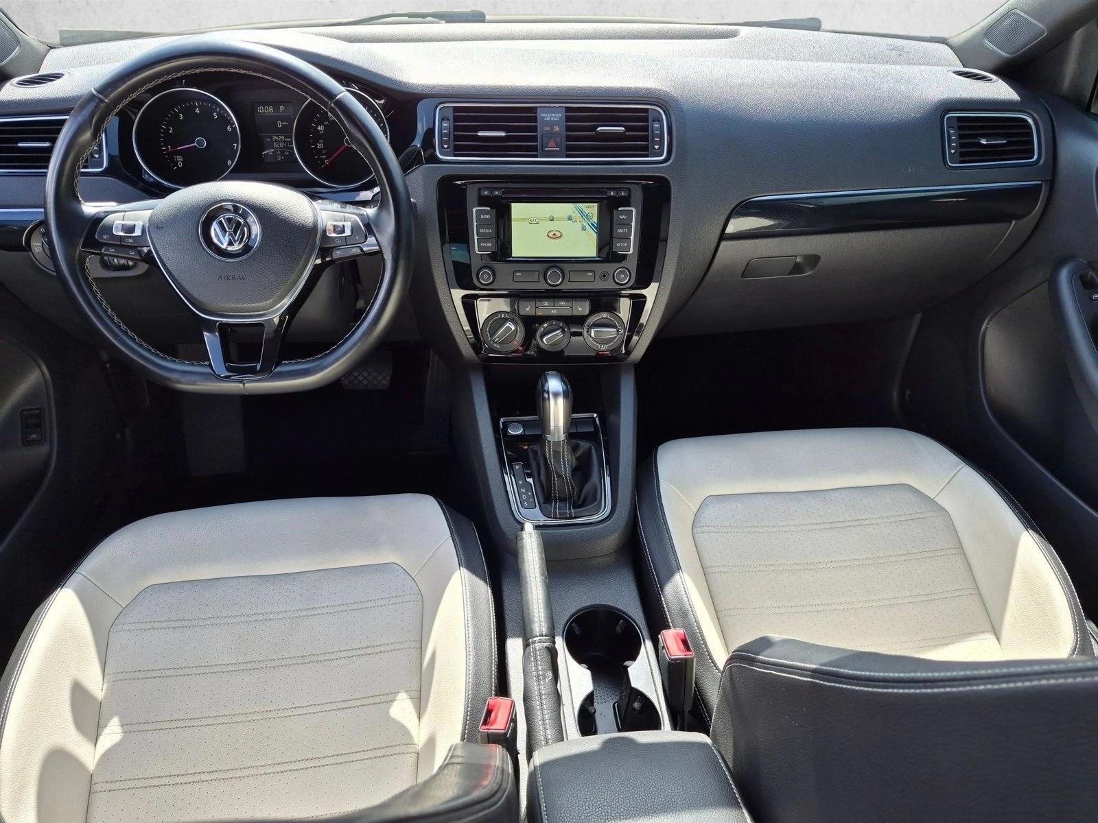 Thumbnail: 2015 Volkswagen Jetta - 4