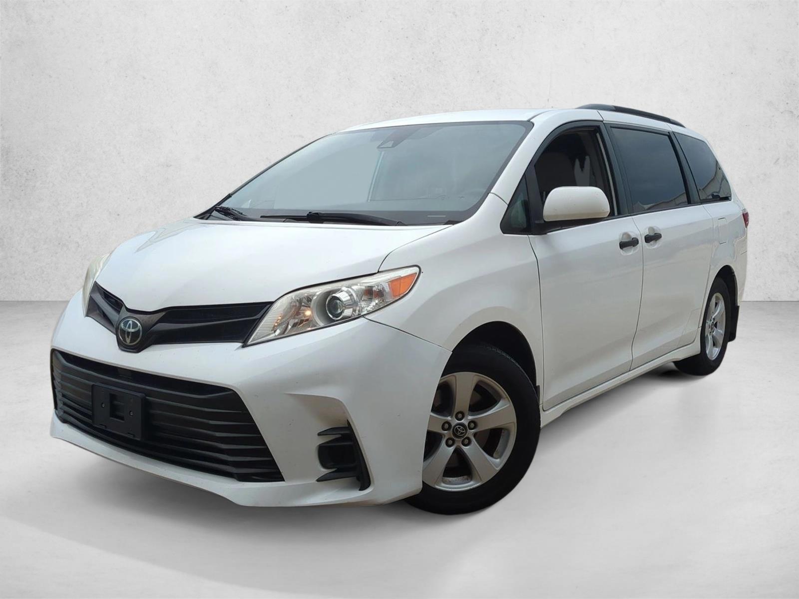 Thumbnail: 2019 Toyota Sienna - 1
