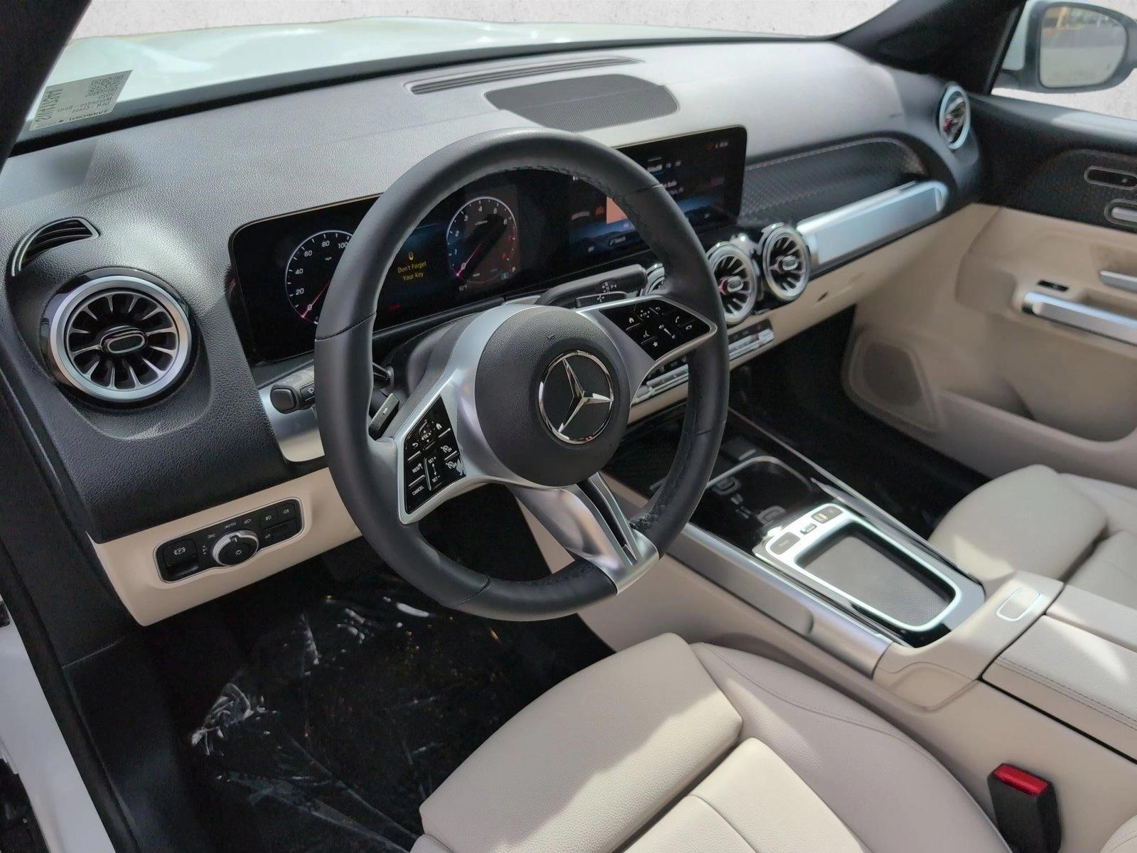 Thumbnail: 2025 Mercedes-Benz GLB - 3