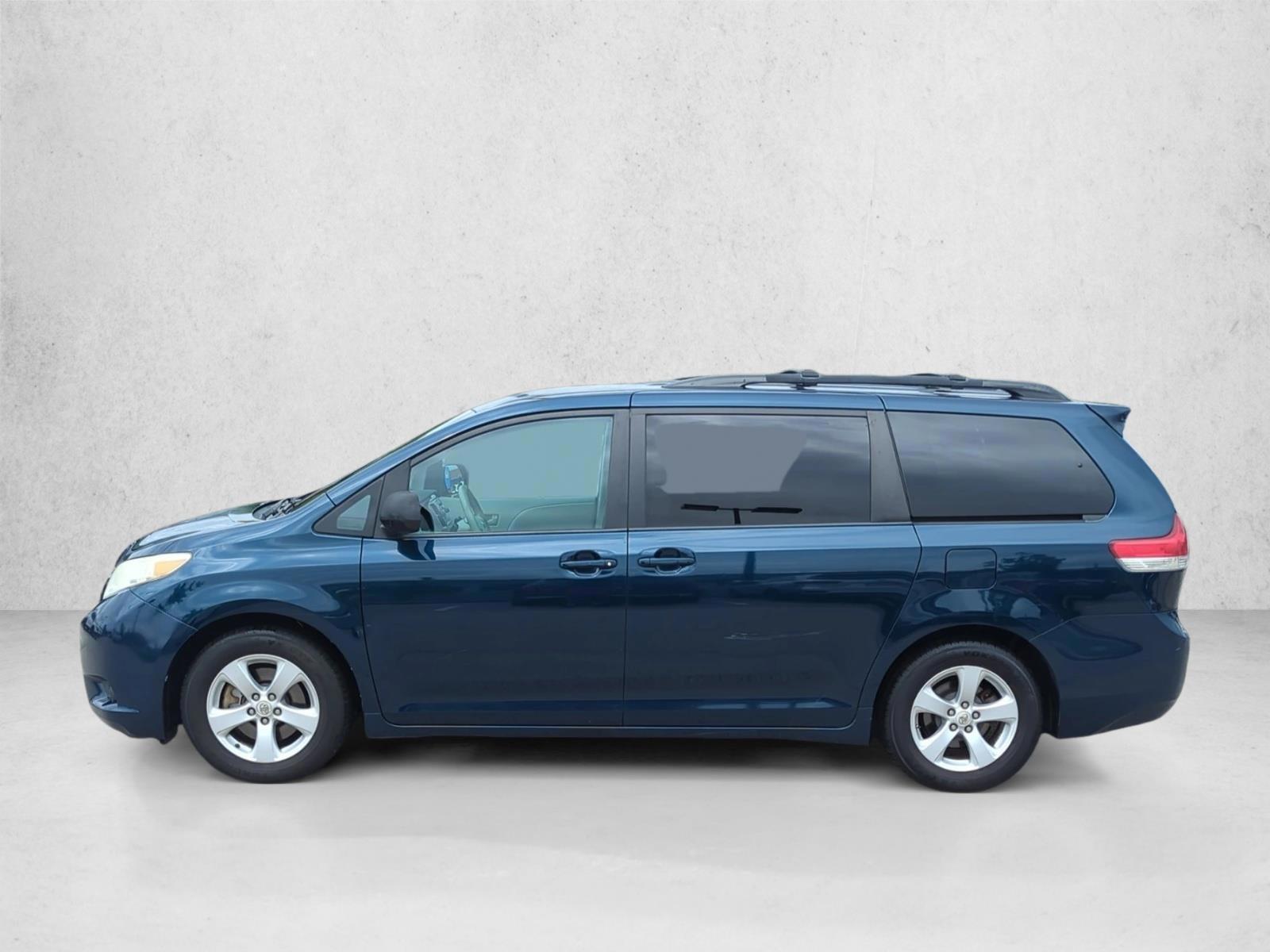 Thumbnail: 2011 Toyota Sienna - 2