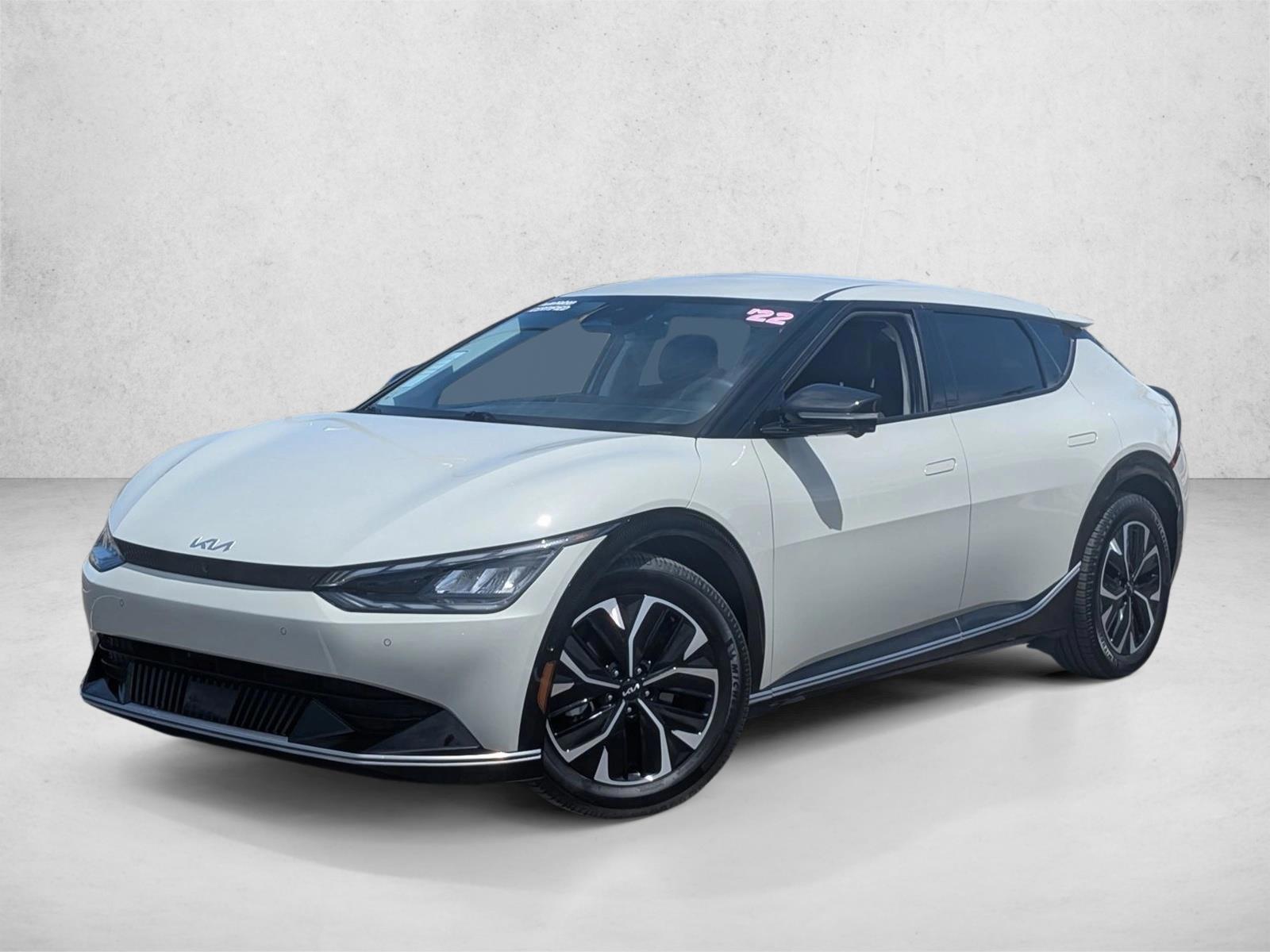 Thumbnail: 2022 Kia EV6 - 1