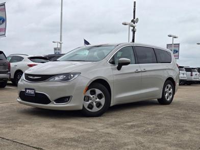 2017 Chrysler Pacifica Touring Plus -
                  Katy, TX
