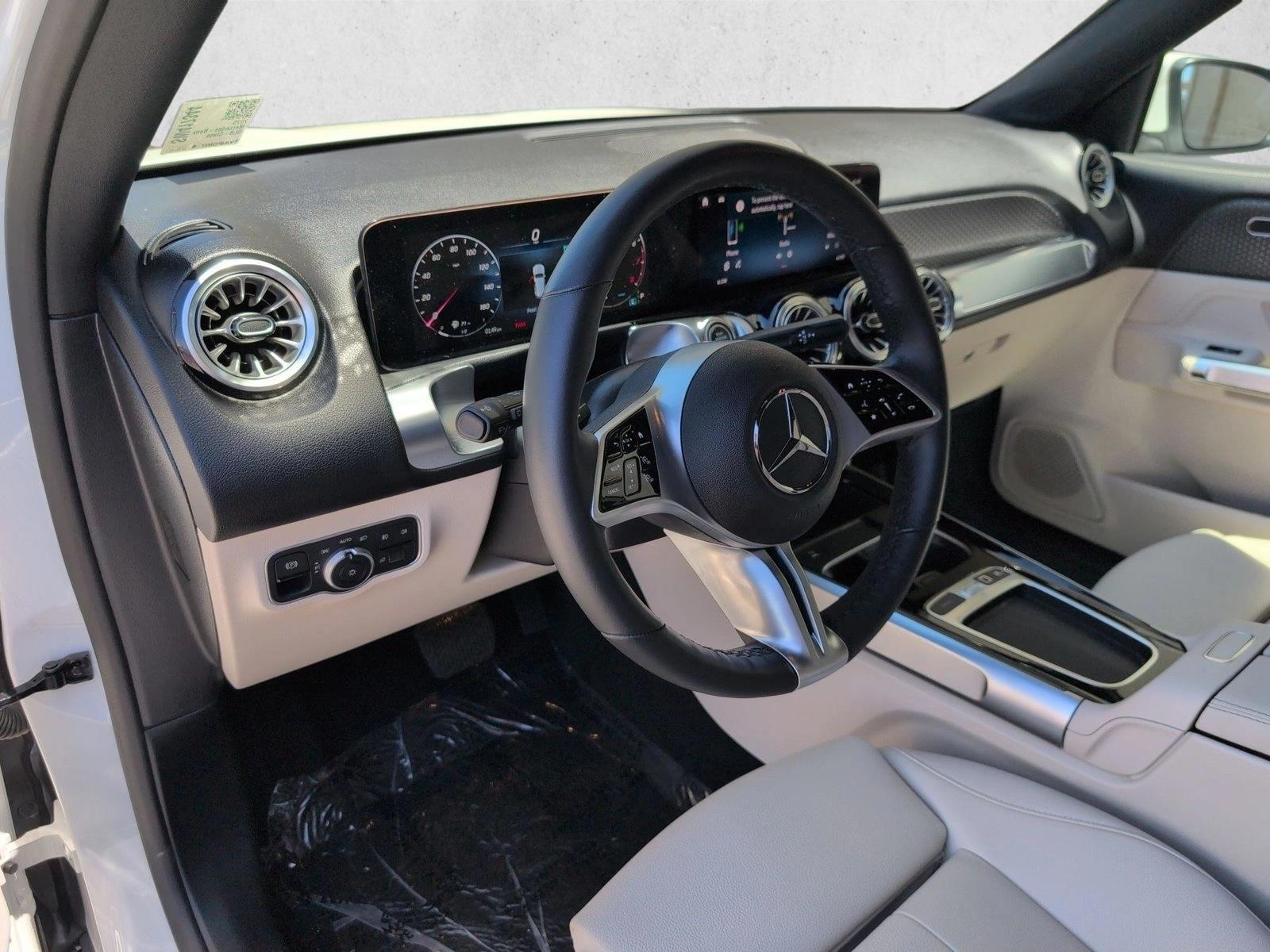 Thumbnail: 2025 Mercedes-Benz GLB - 3