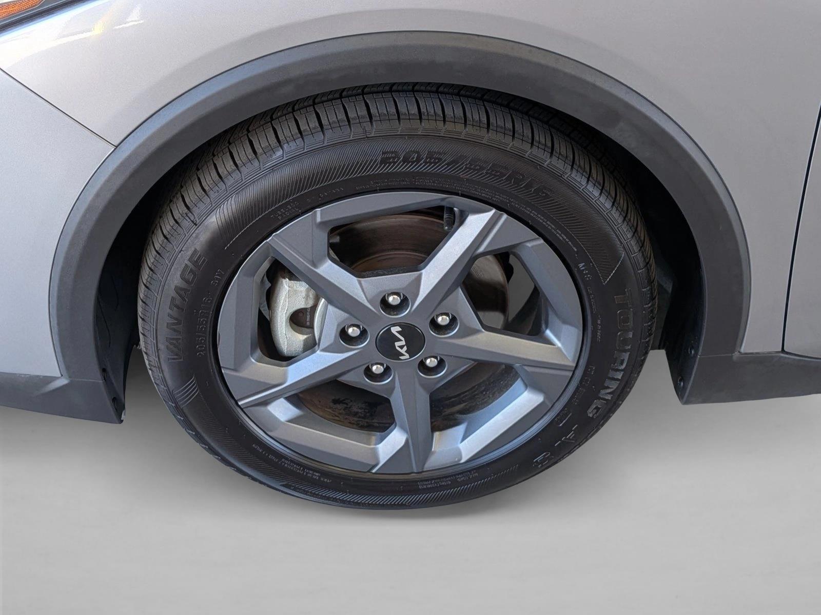 2025 Kia K4 LXS - Photo 29
