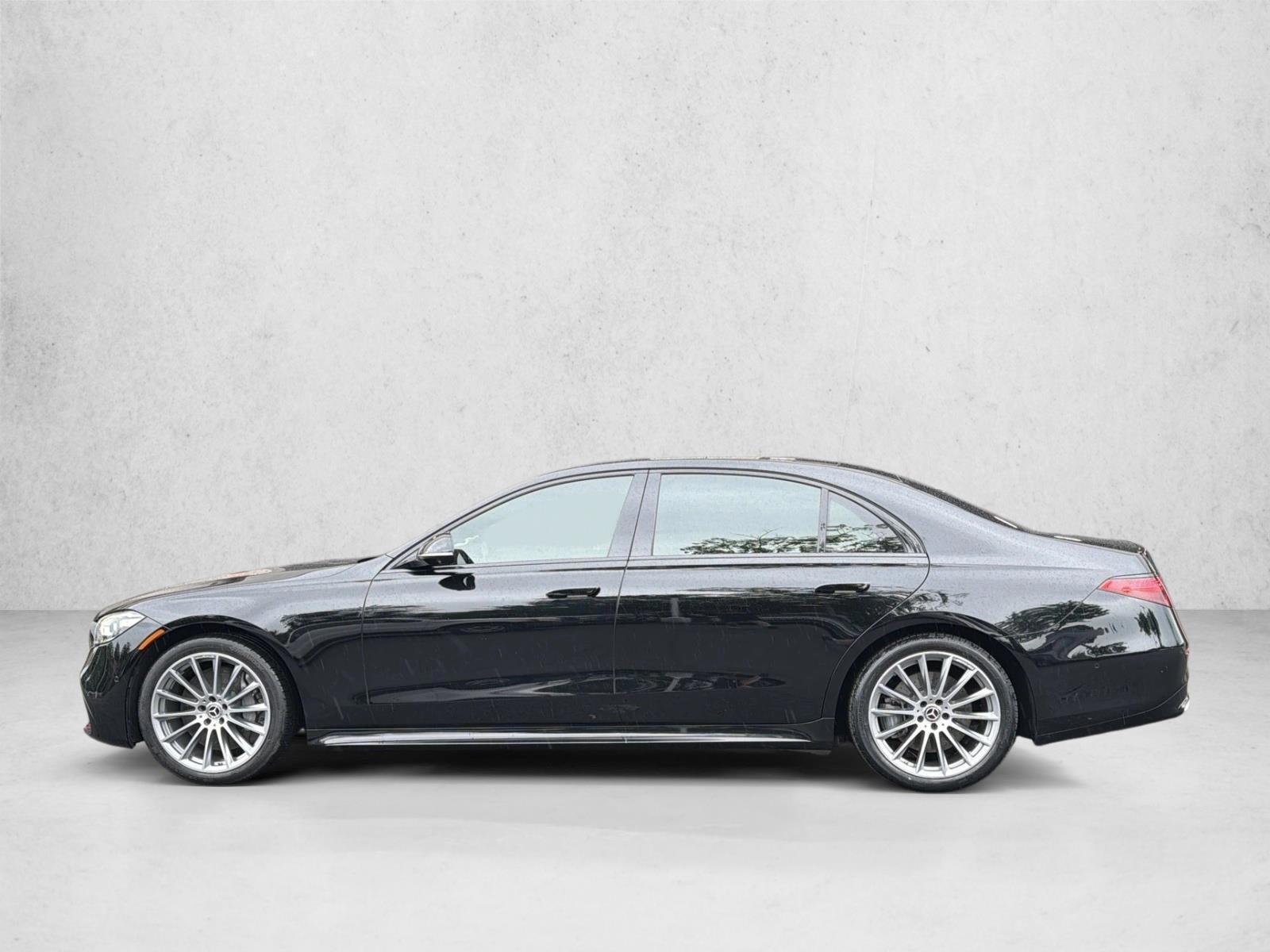 Thumbnail: 2022 Mercedes-Benz S-Class - 2