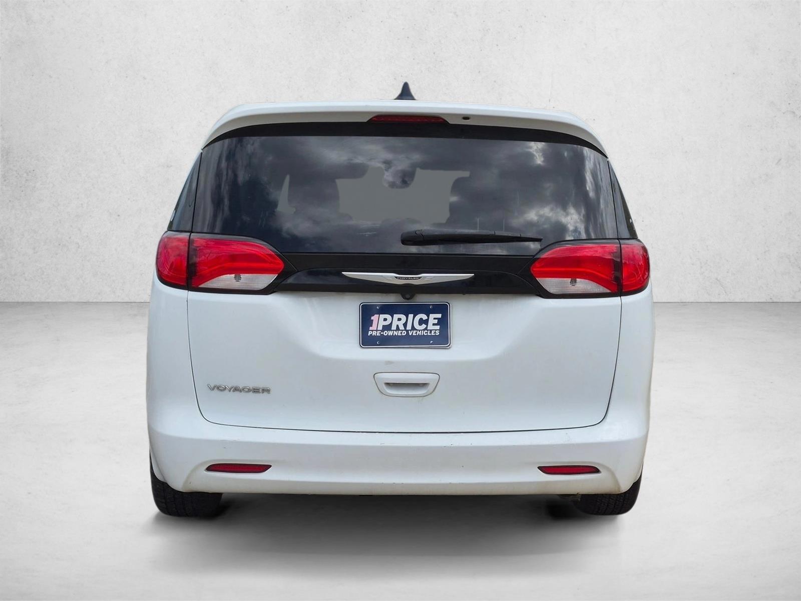 2023 Chrysler Voyager