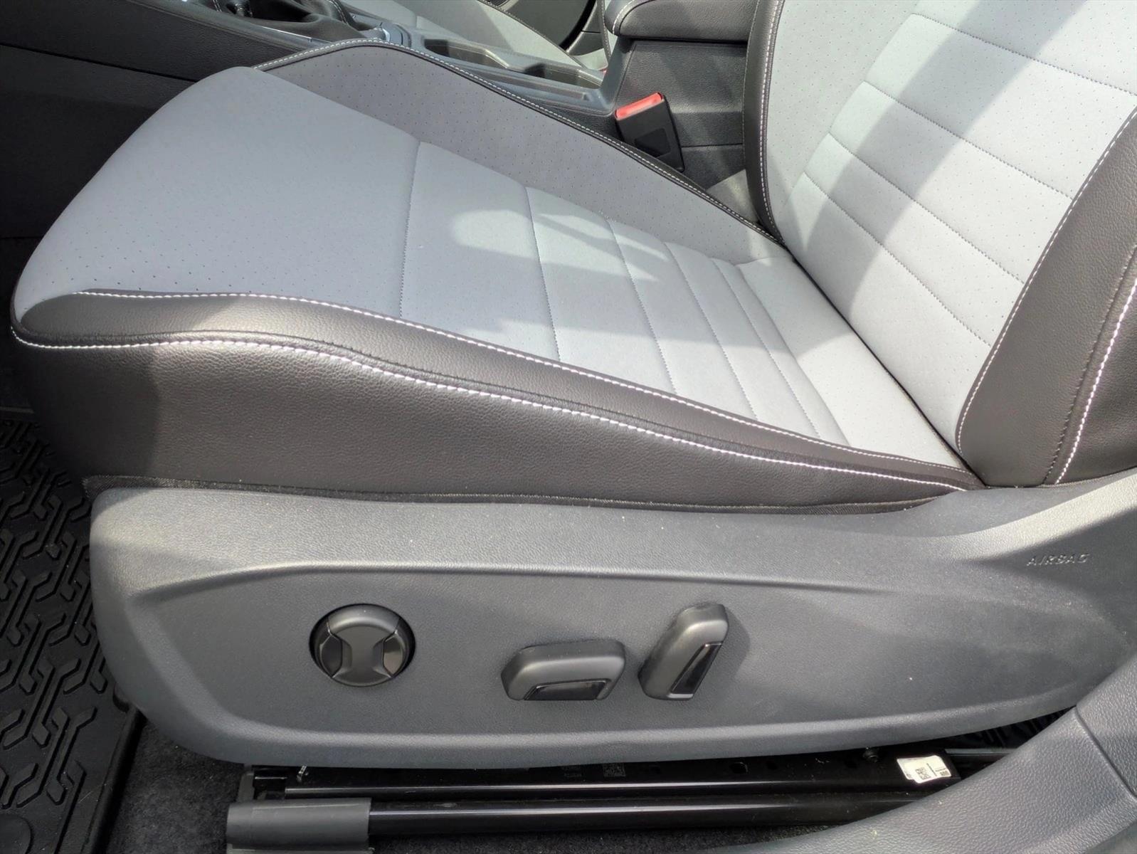 Thumbnail: 2026 Volkswagen Jetta - 5