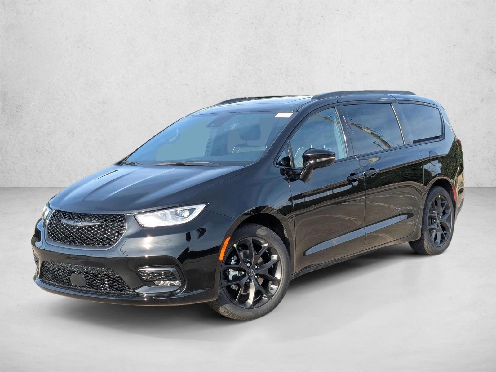 Thumbnail: 2026 Chrysler Pacifica - 1