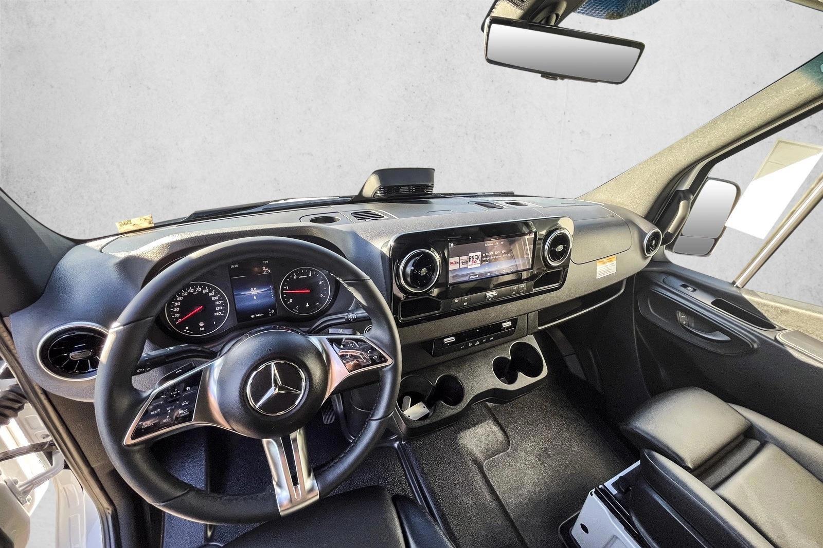 Thumbnail: 2026 Mercedes-Benz Sprinter - 3