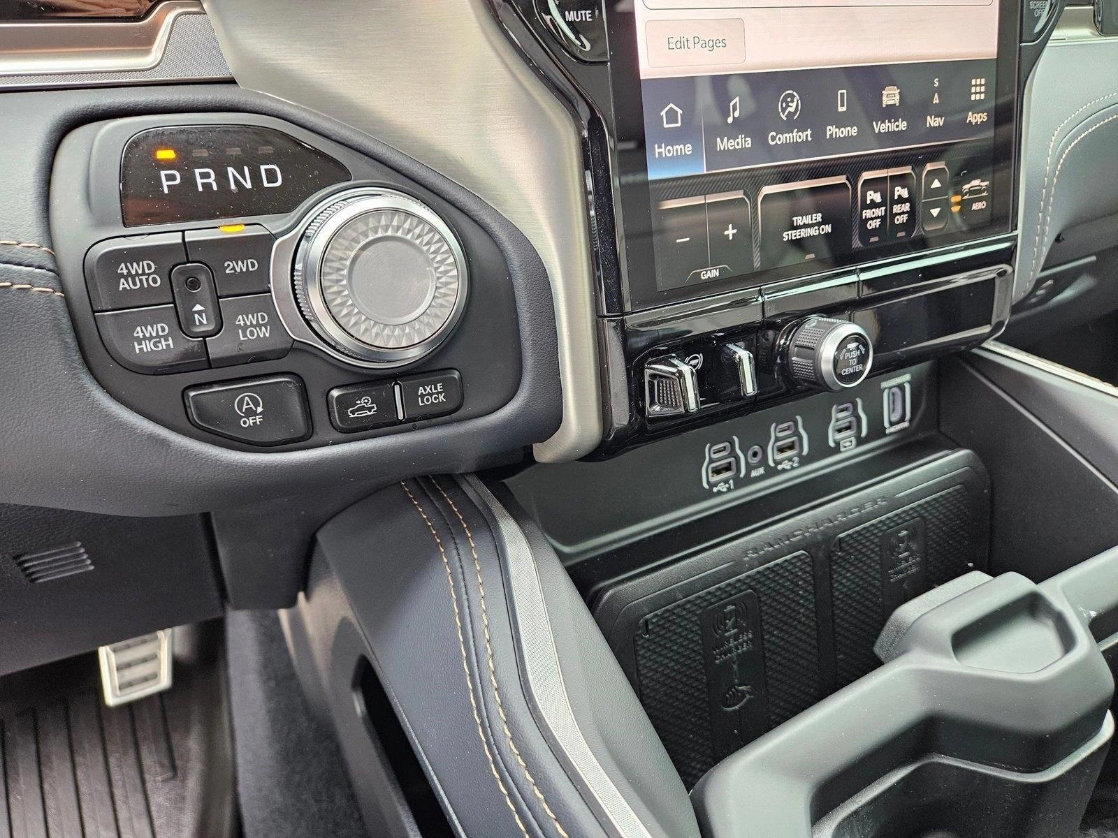 Thumbnail: 2025 RAM 1500 - 3