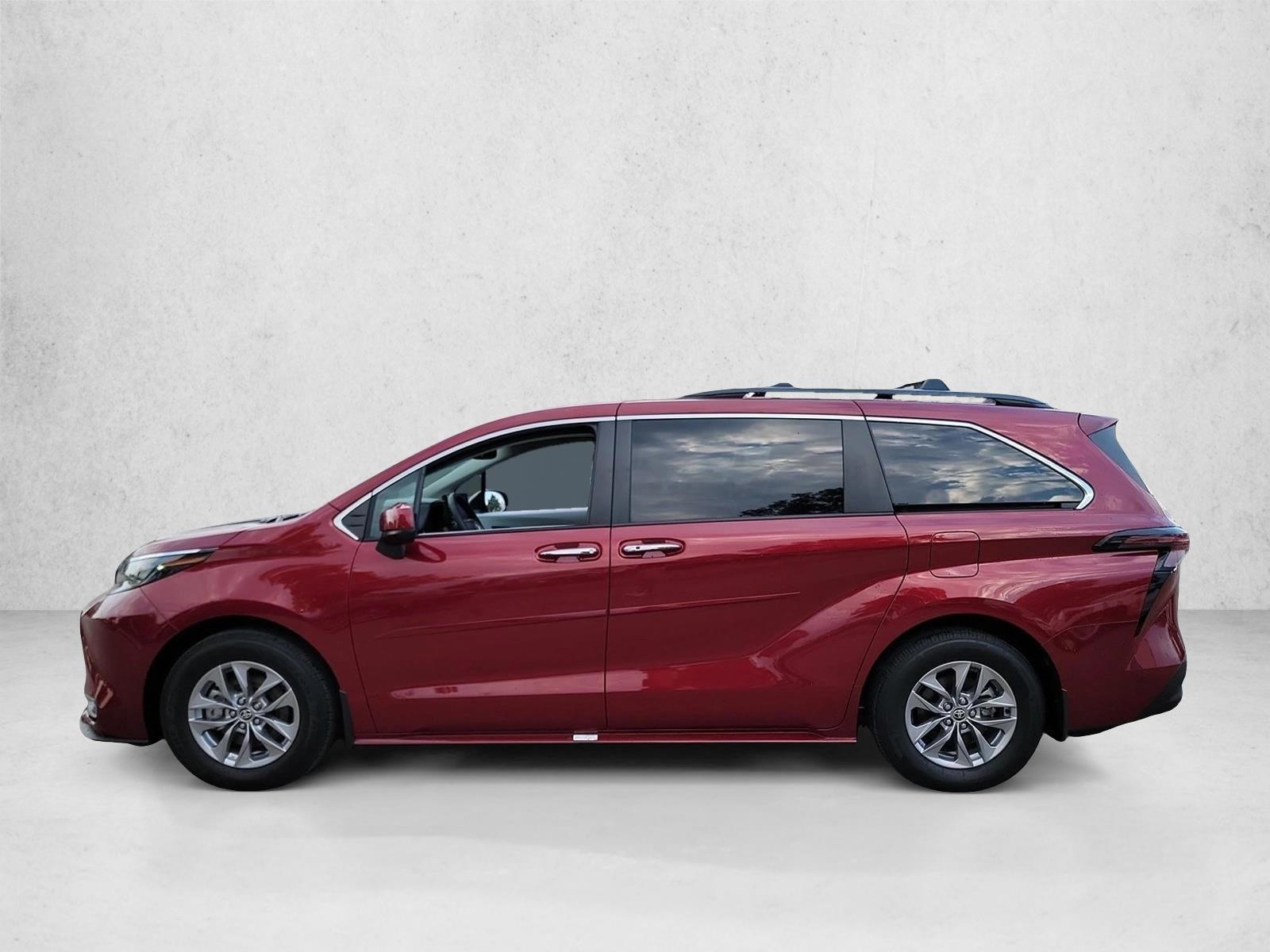 Thumbnail: 2026 Toyota Sienna - 2