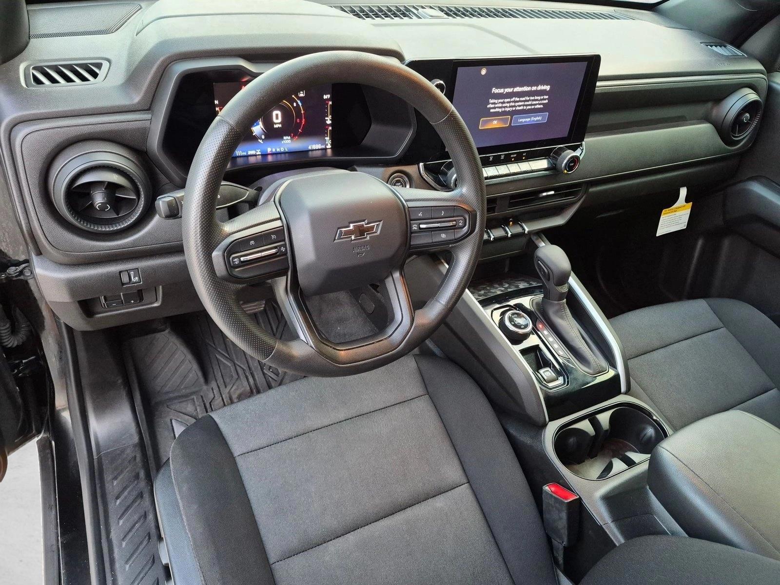 Thumbnail: 2023 Chevrolet Colorado - 3