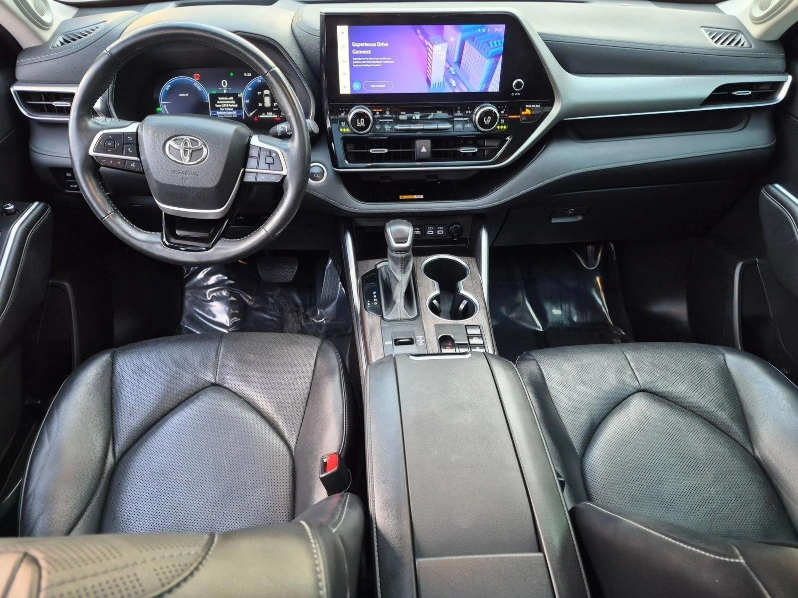 Thumbnail: 2024 Toyota Highlander - 3