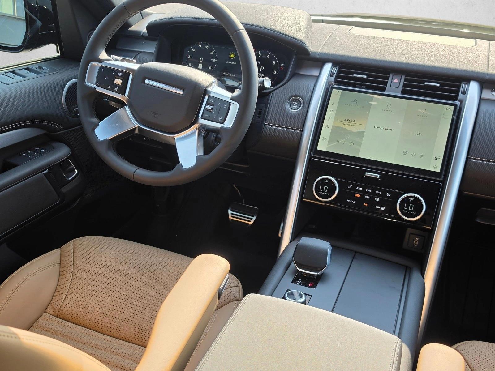Thumbnail: 2026 Land Rover Discovery - 4