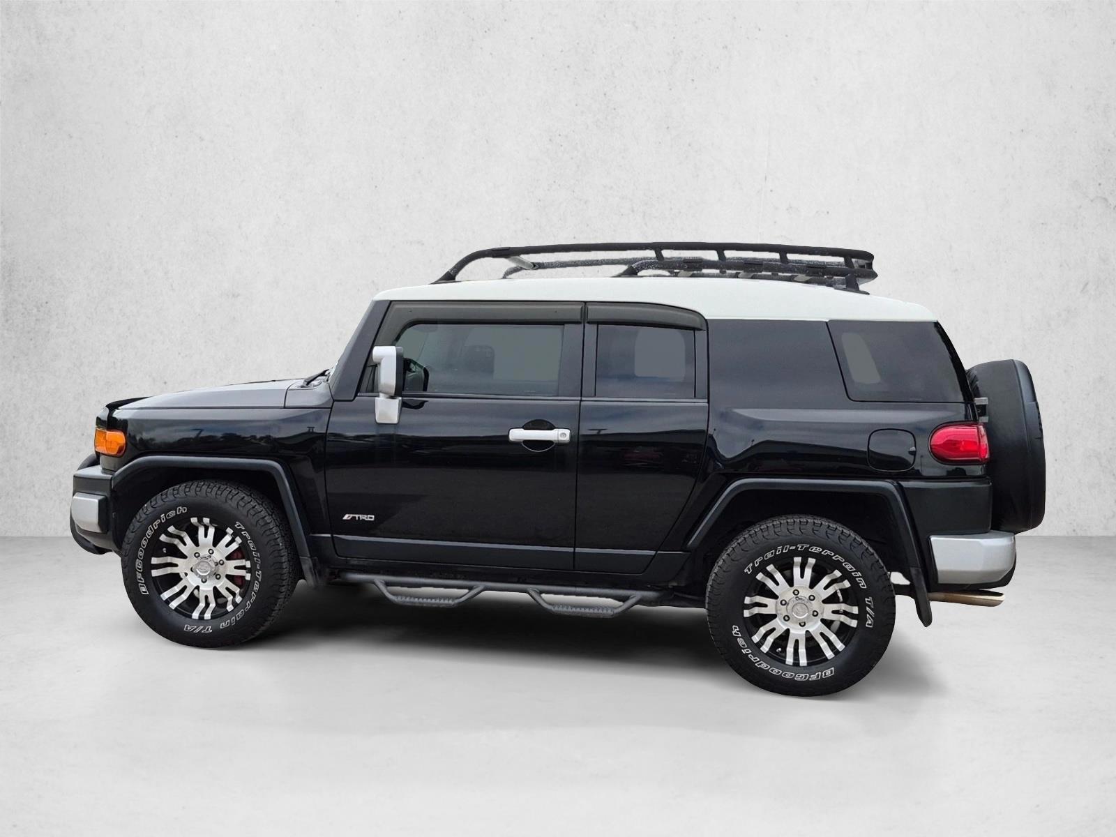 Thumbnail: 2010 Toyota FJ Cruiser - 2