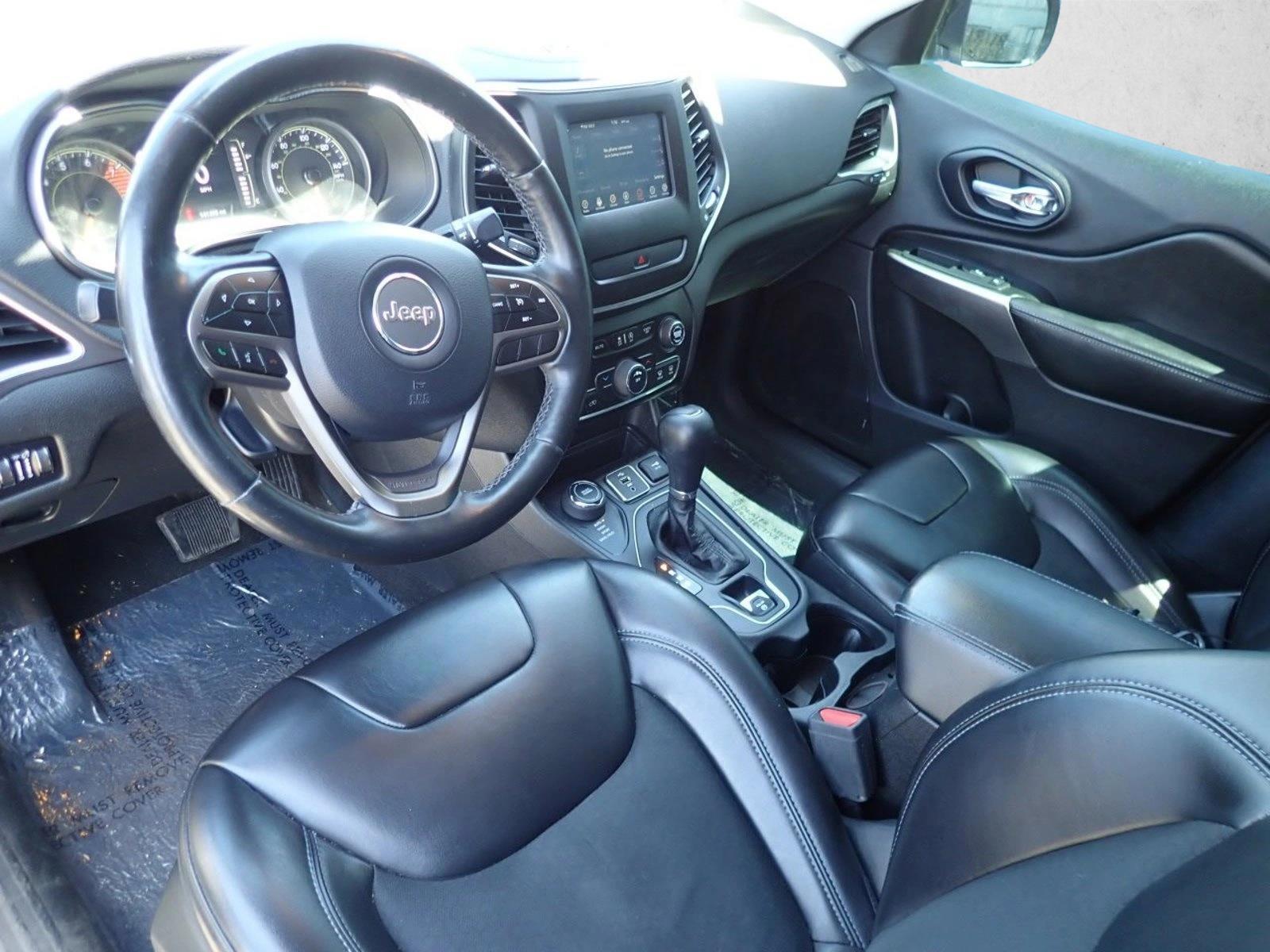 Thumbnail: 2019 Jeep Cherokee - 3