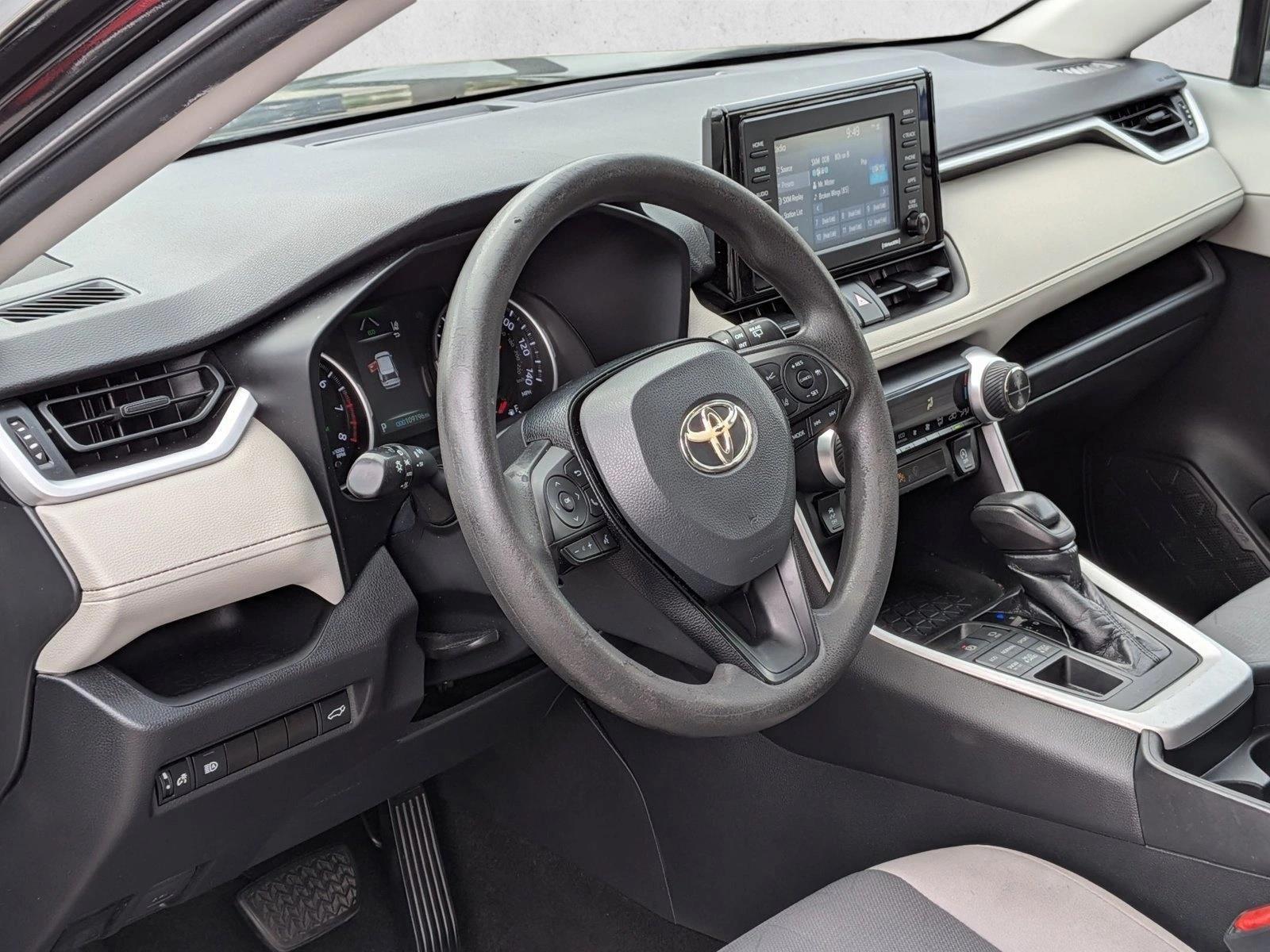 Thumbnail: 2021 Toyota RAV4 - 3