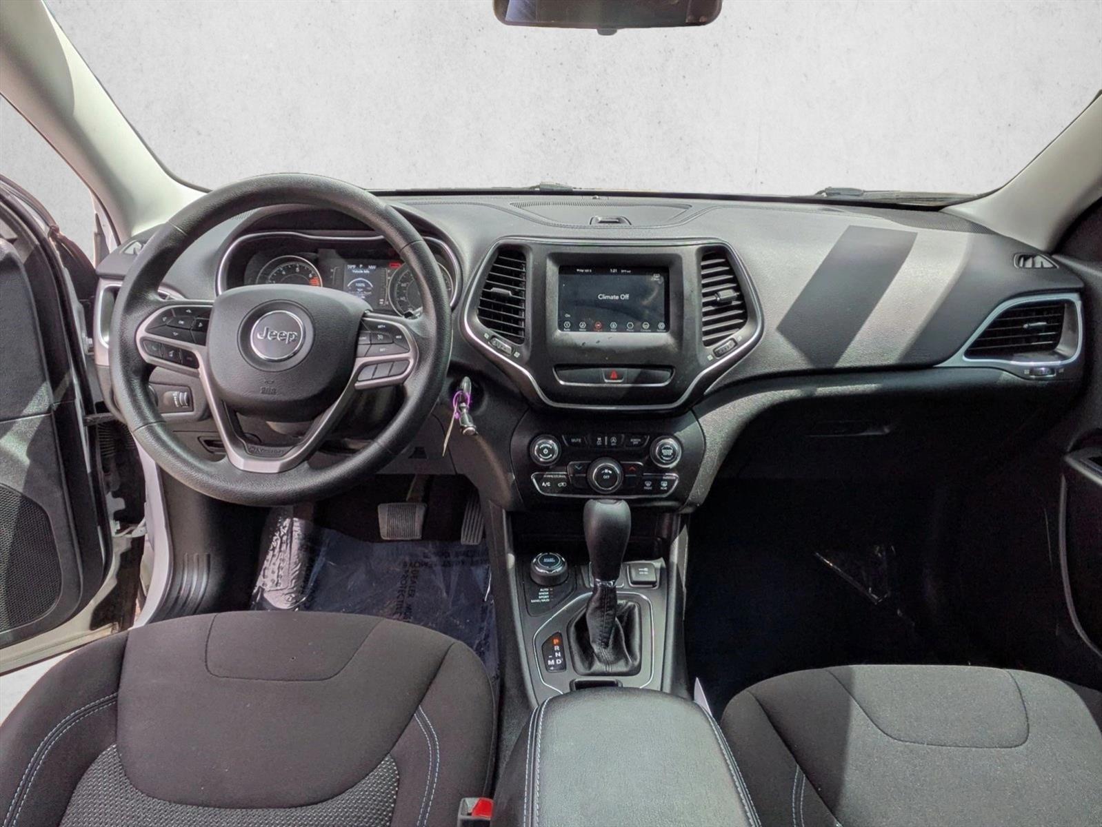 Thumbnail: 2019 Jeep Cherokee - 3