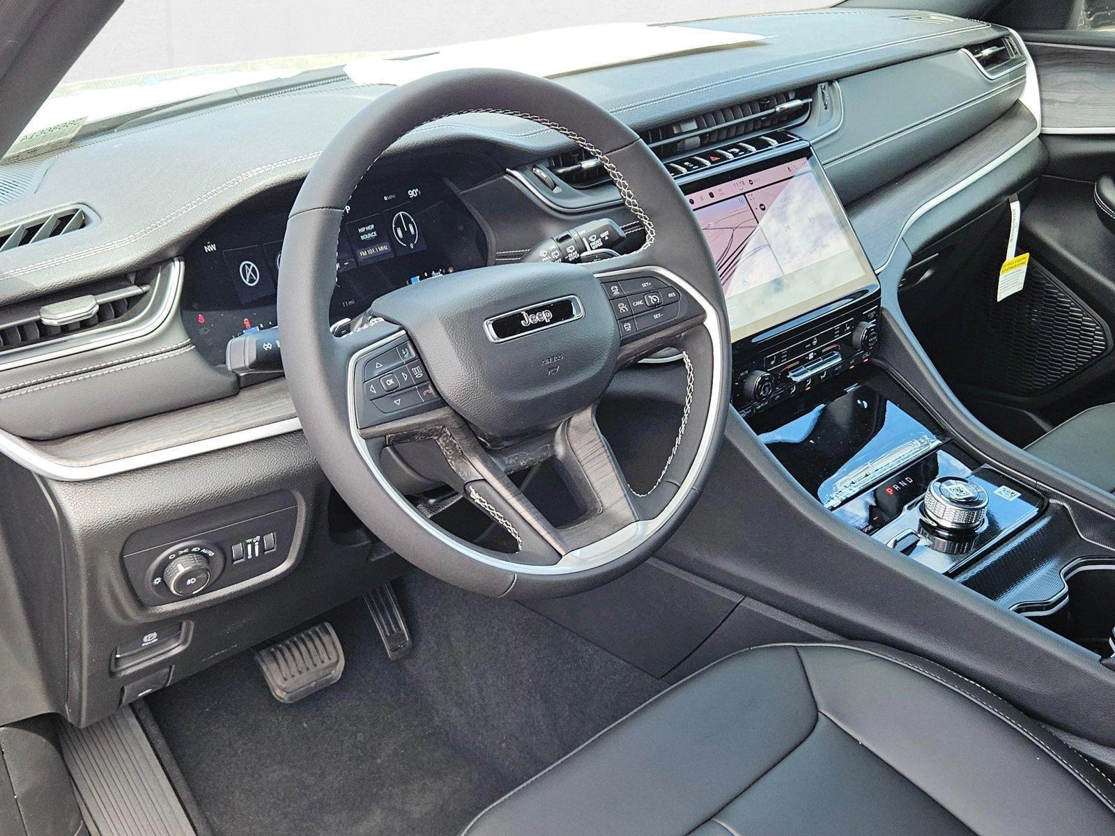 Thumbnail: 2025 Jeep Grand Cherokee L - 3