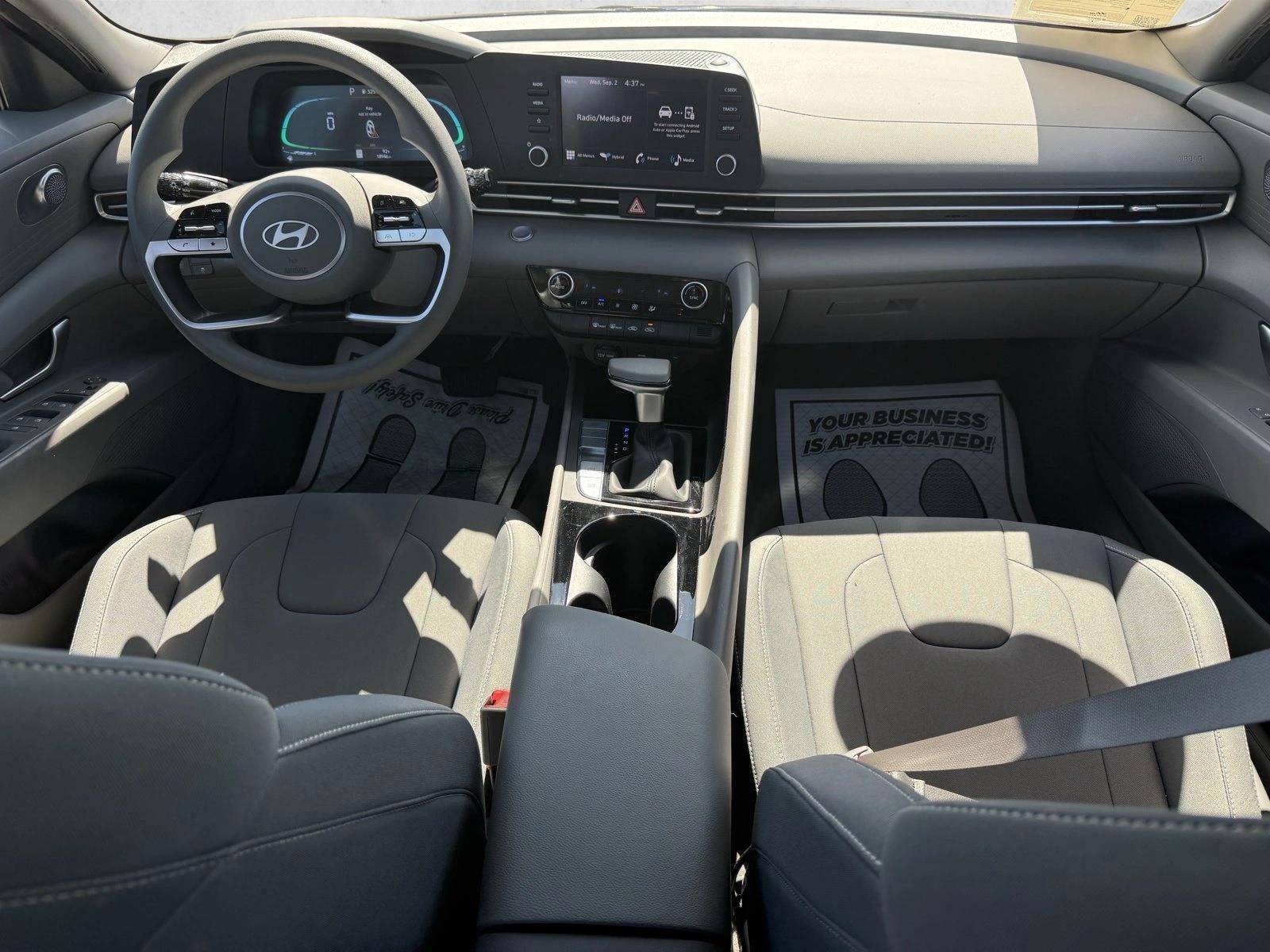 Thumbnail: 2025 Hyundai Elantra - 3