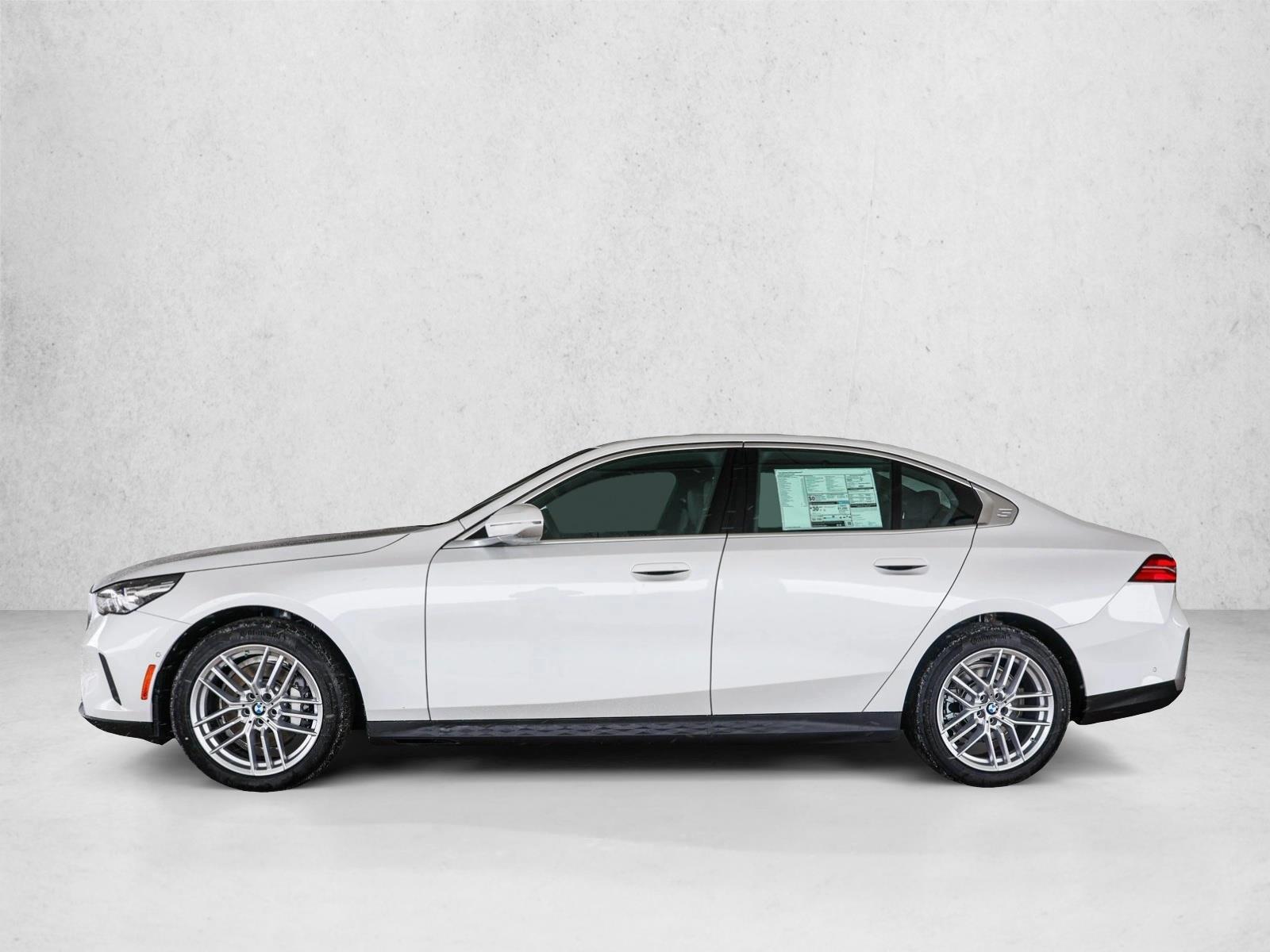 Thumbnail: 2025 BMW 5 Series - 2